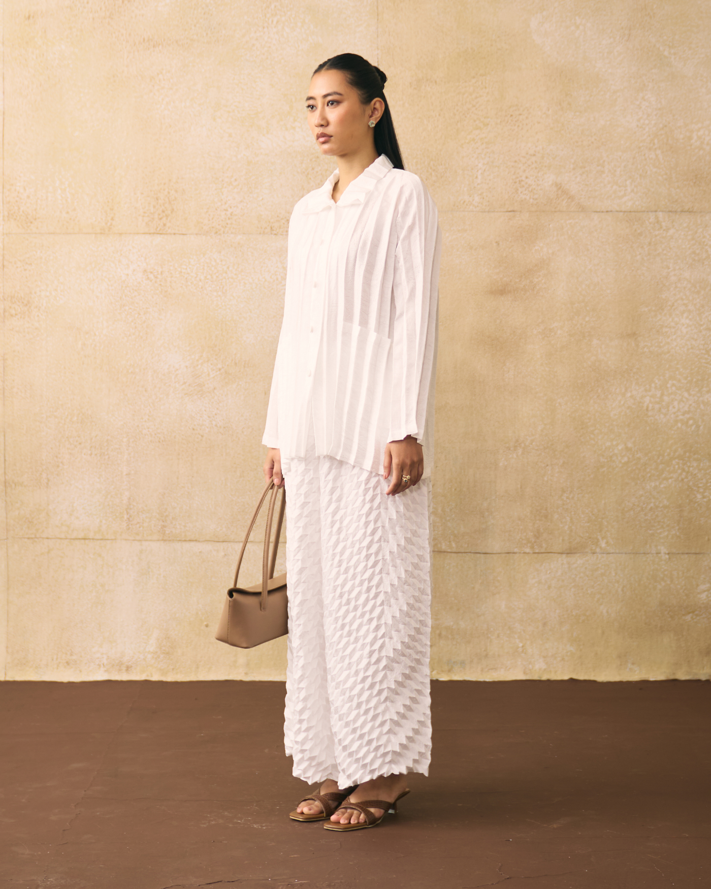 WHITE ANATONI COORD SET