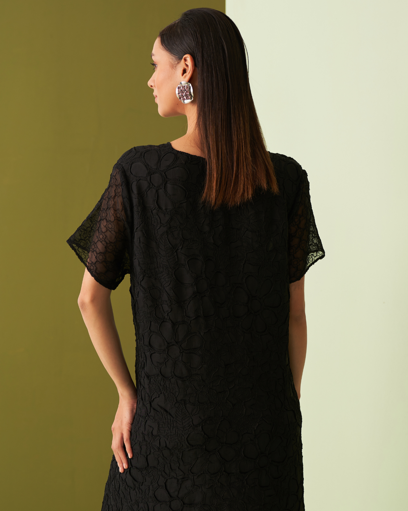 BLACK TEXTURED LACE DRESS