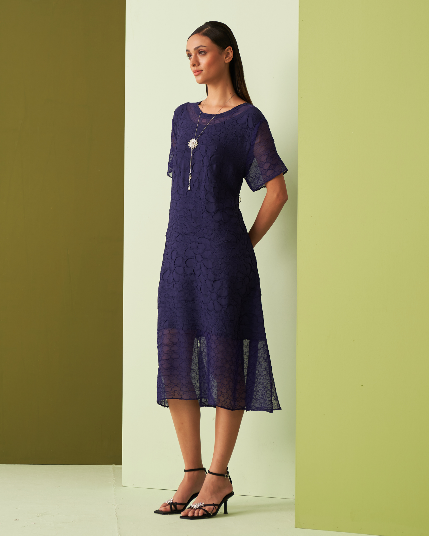 PURPLE TEXTURED LACE DRESS
