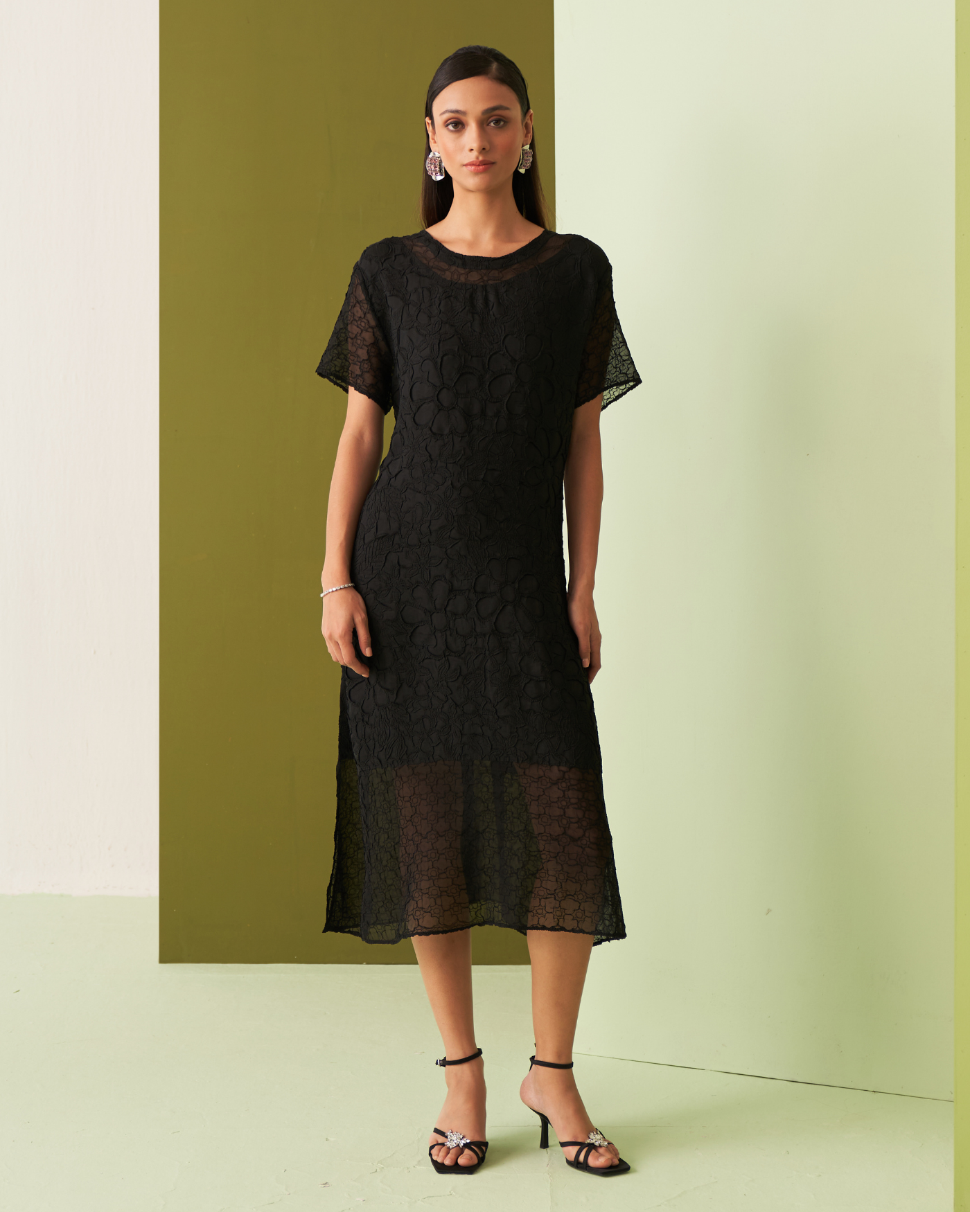 BLACK TEXTURED LACE DRESS