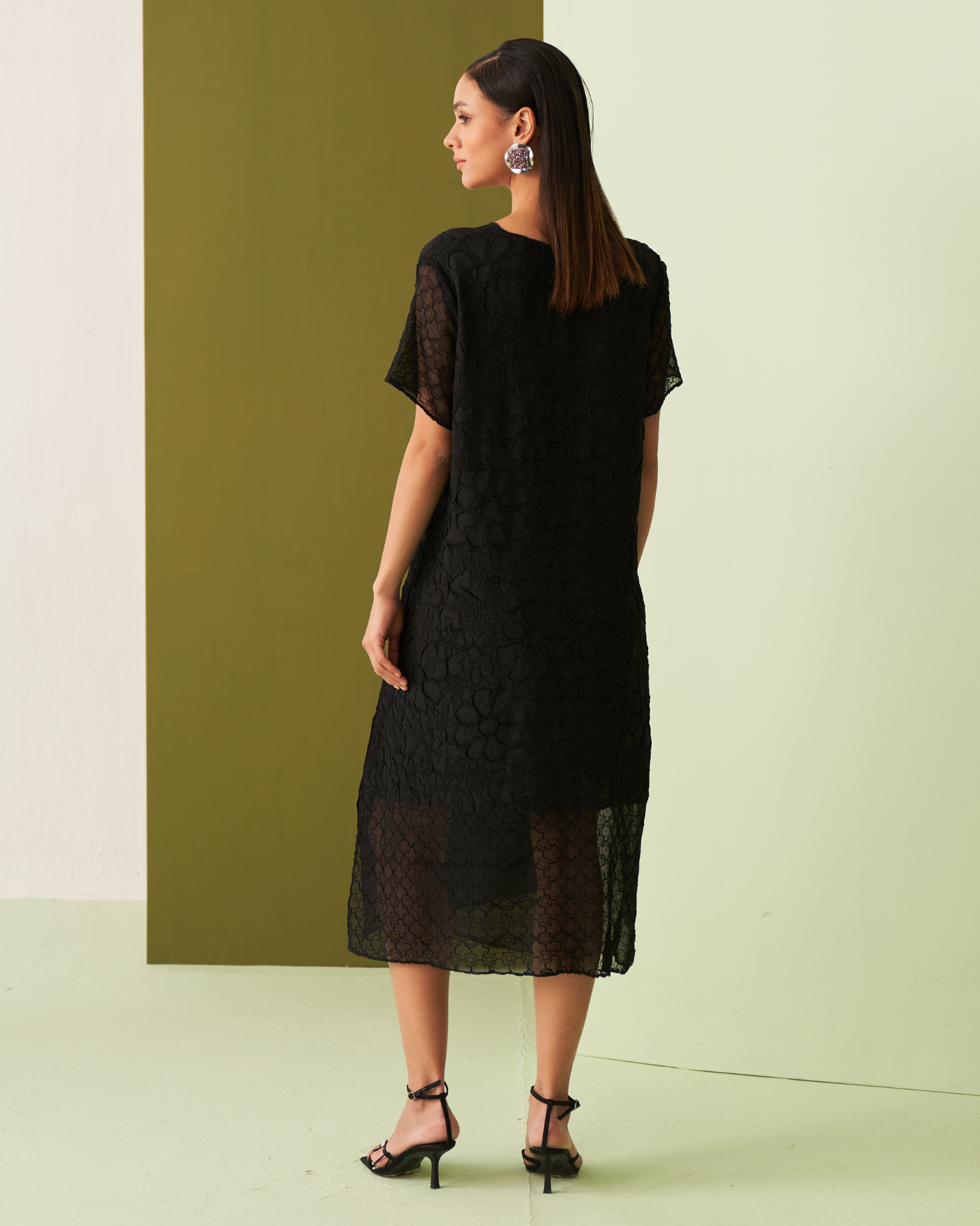 BLACK TEXTURED LACE DRESS