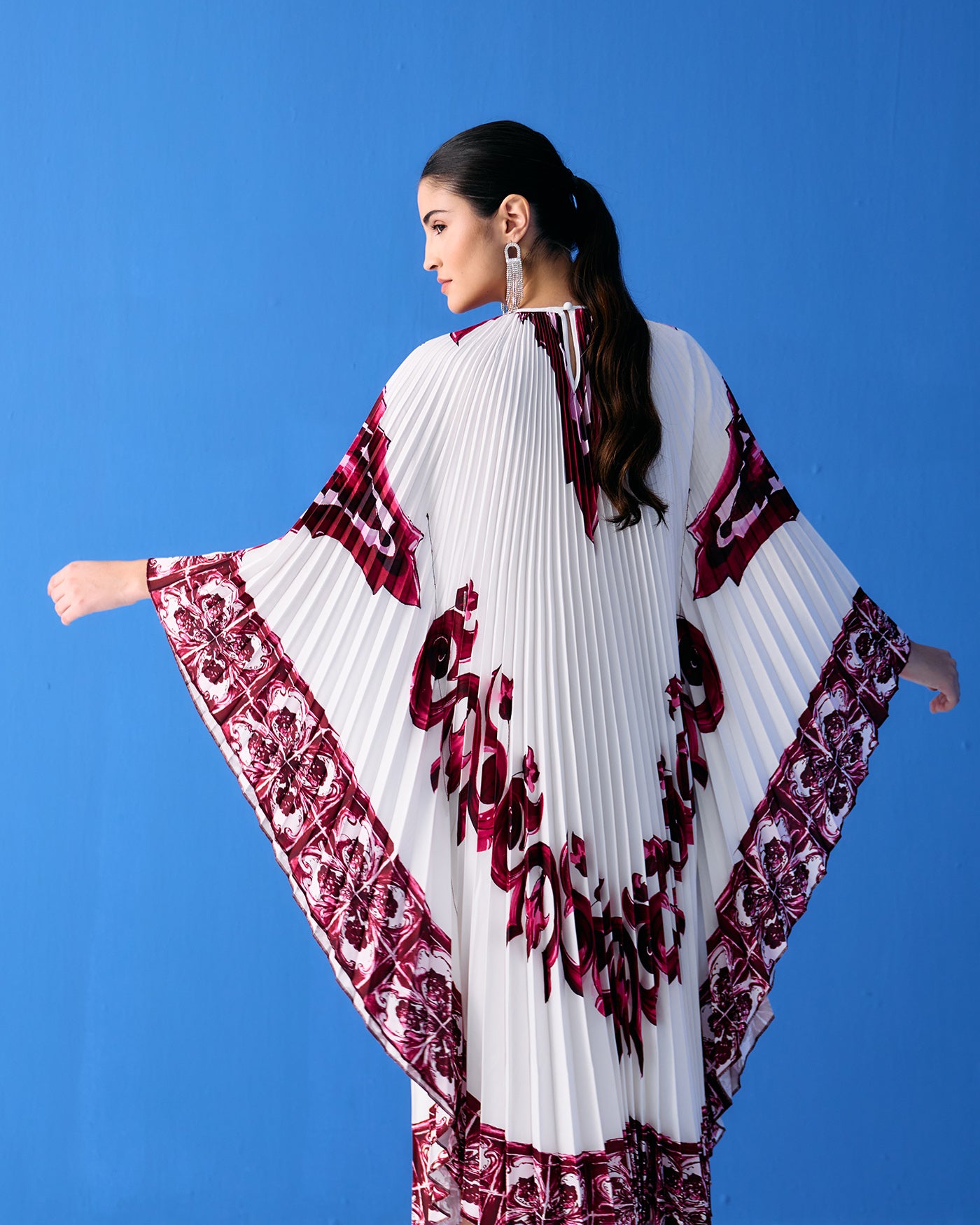RED TROPICAL PRINTED PLEATED CAPE