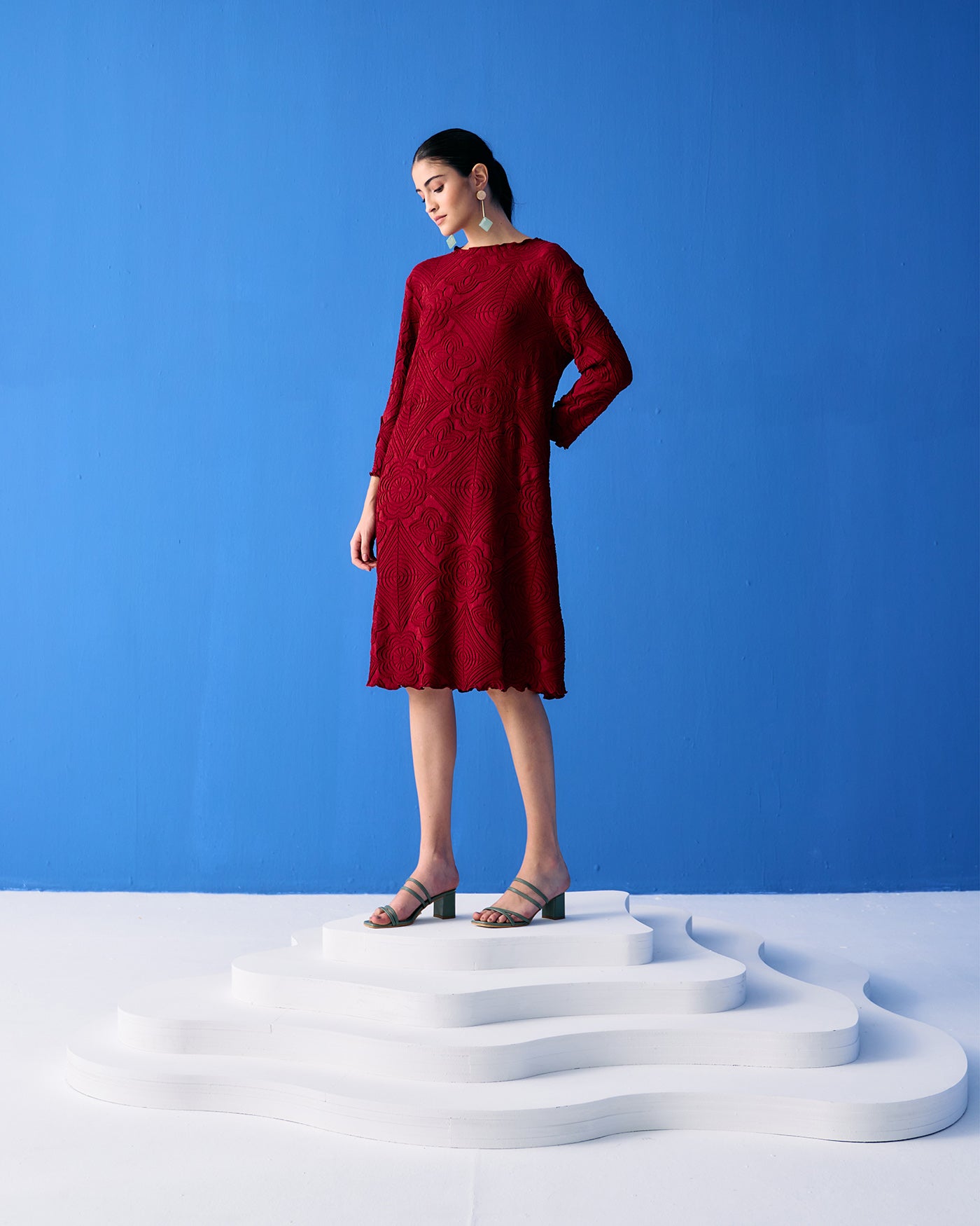 MAROON MOSIAC TEXTURED DRESS