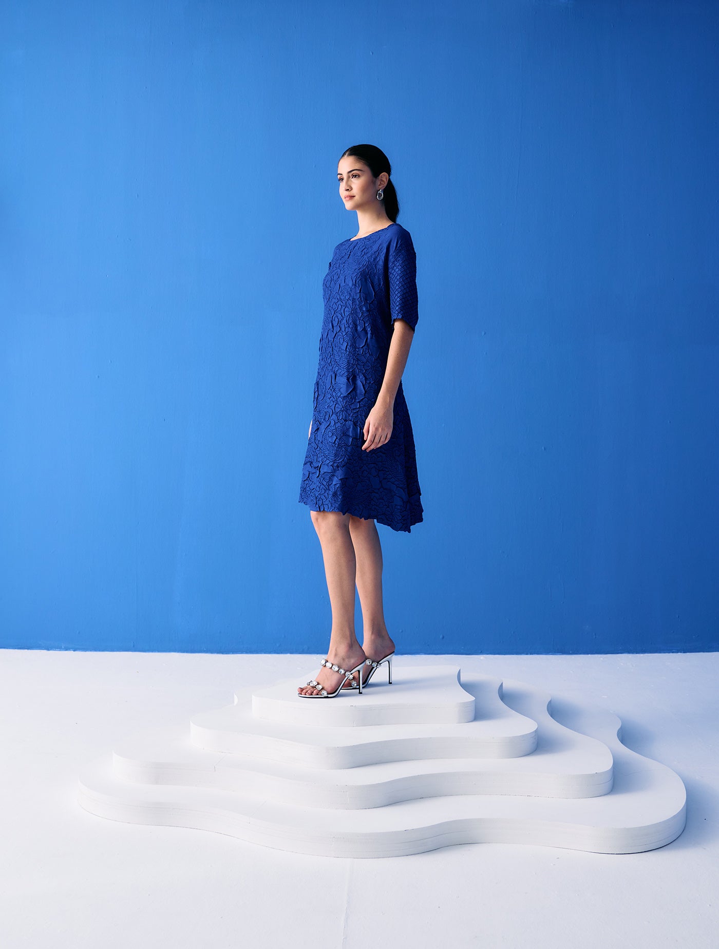 BLUE FLOWER TEXTURED DRESS