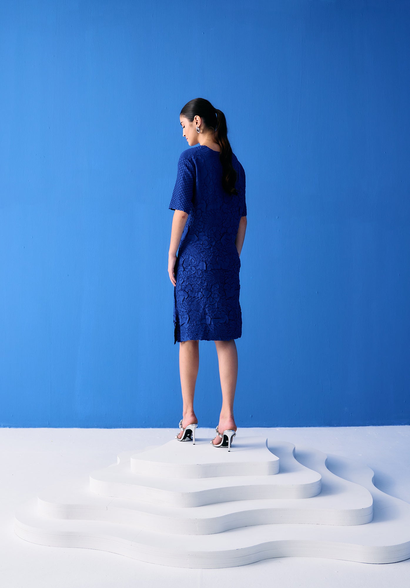 BLUE FLOWER TEXTURED DRESS