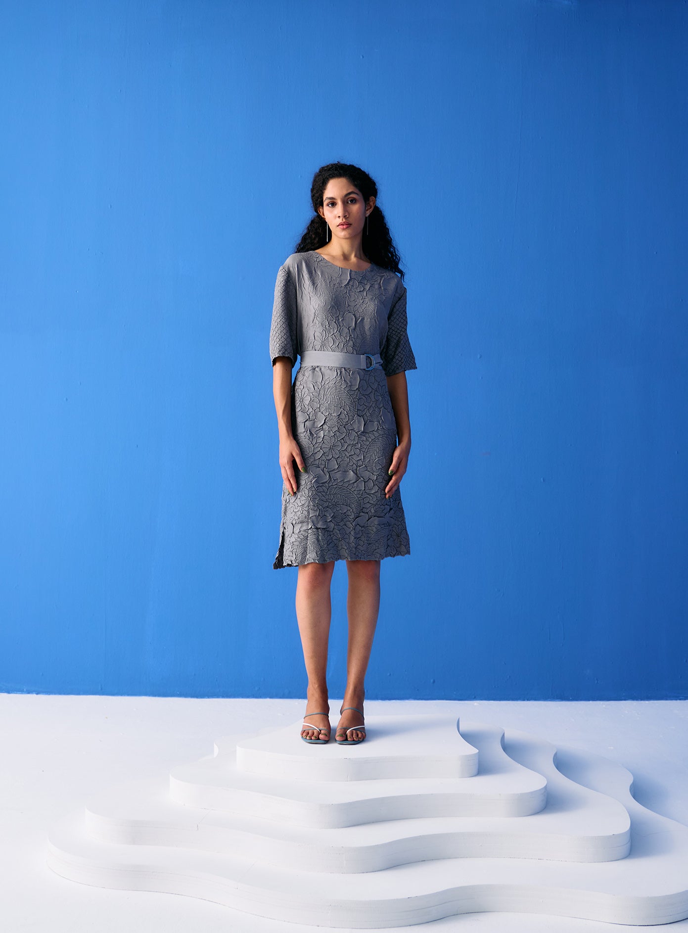 GREY FLOWER TEXTURED DRESS