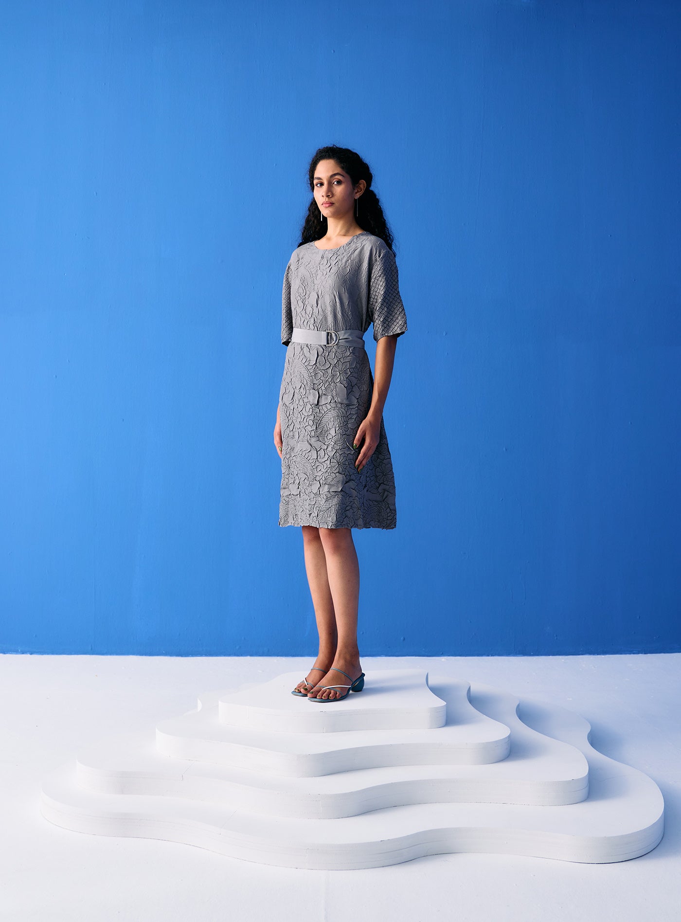 GREY FLOWER TEXTURED DRESS