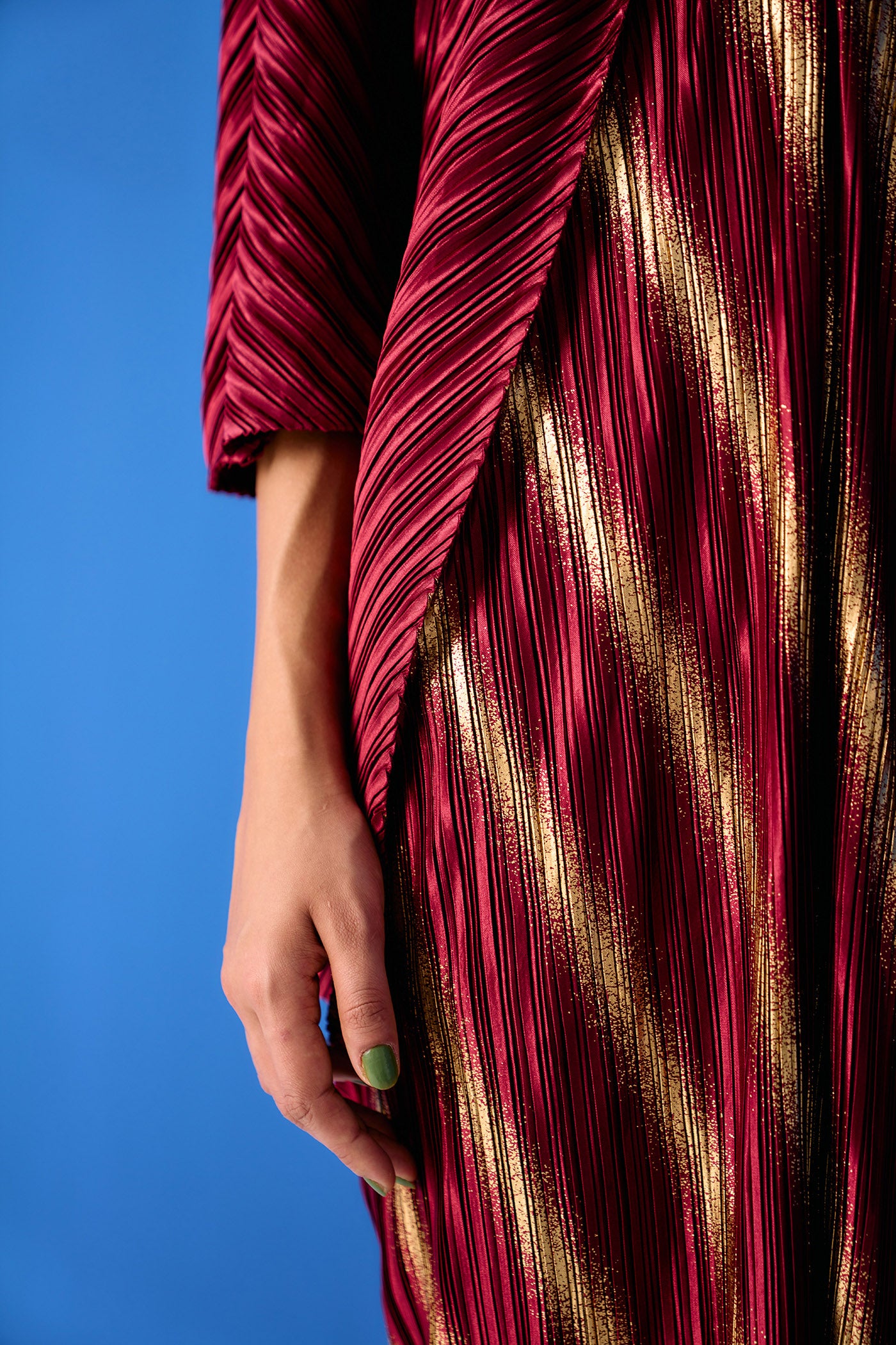 MAROON TWO TONE METALLIC DRAPE DRESS