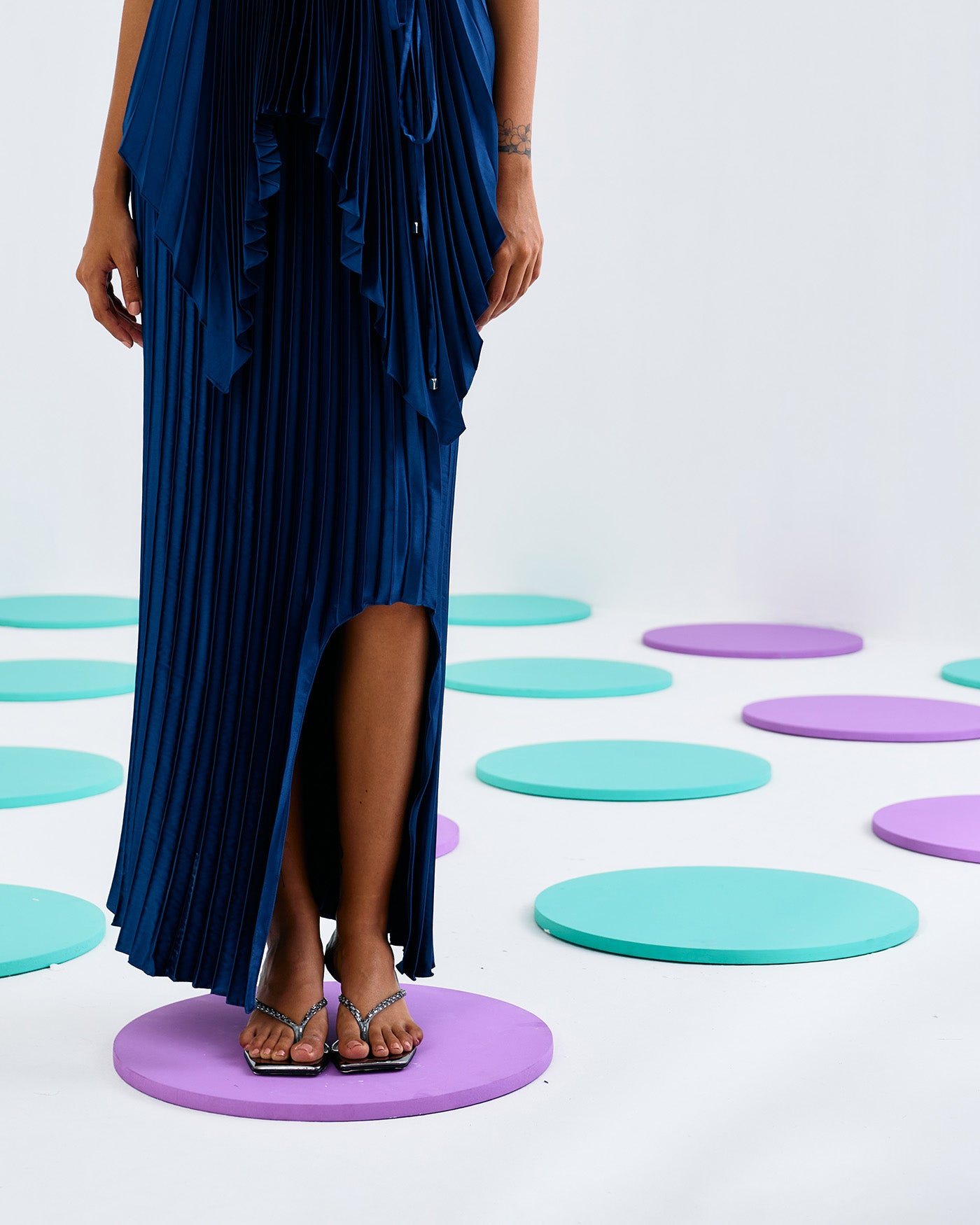 BLUE HALTER PLEATED TOP