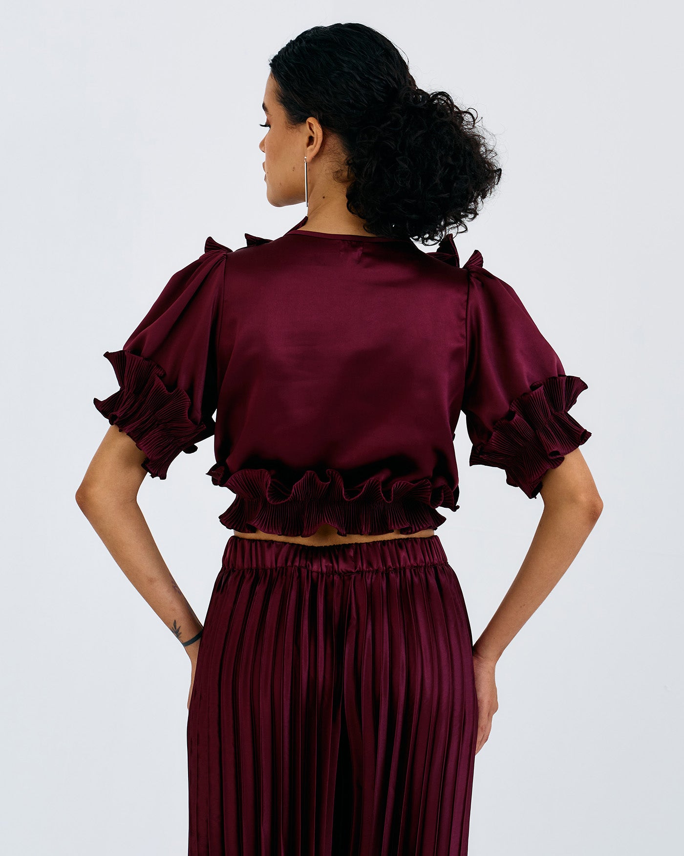 MAROON FRILL PLEATED TOP