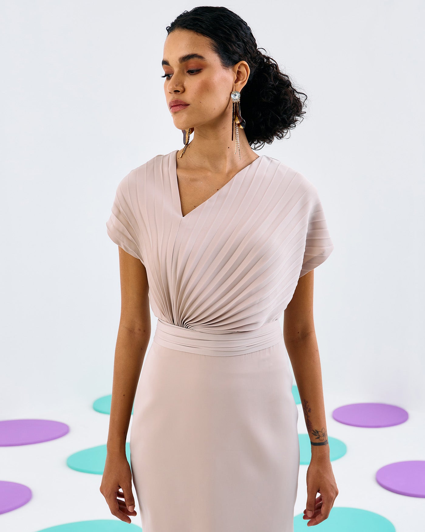 BEIGE CLASSIC PLEATED DRESS