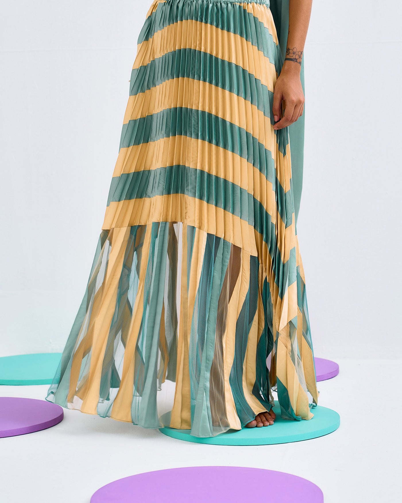 GREEN YELLOW COLORBLOCK PLEATED SKIRT