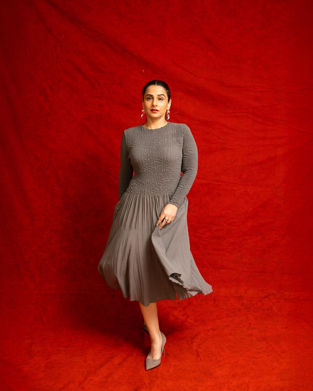 VIDYA BALAN IN GREY MINSK DRESS