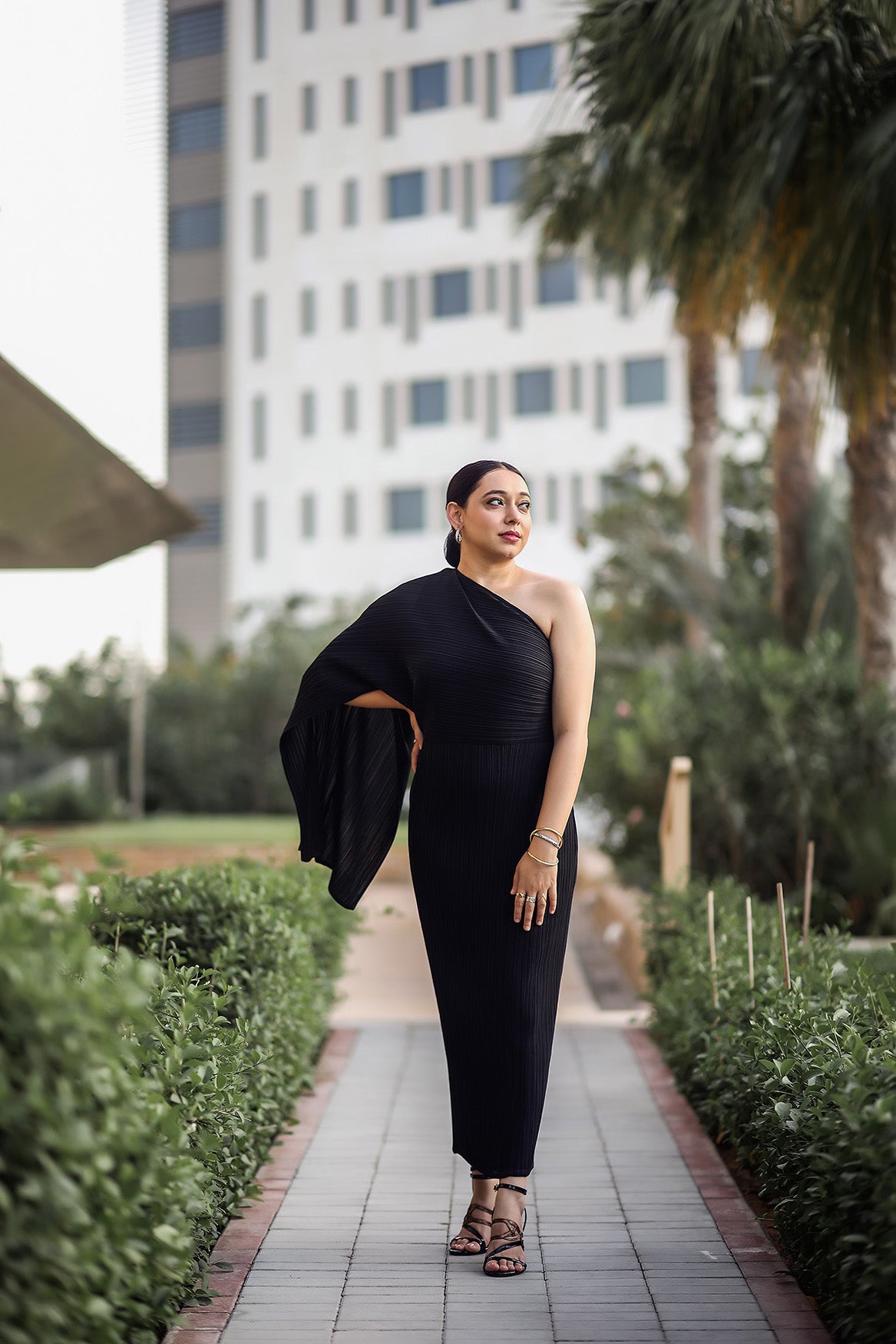 BLACK ONE SHOULDER DRAPE DRESS