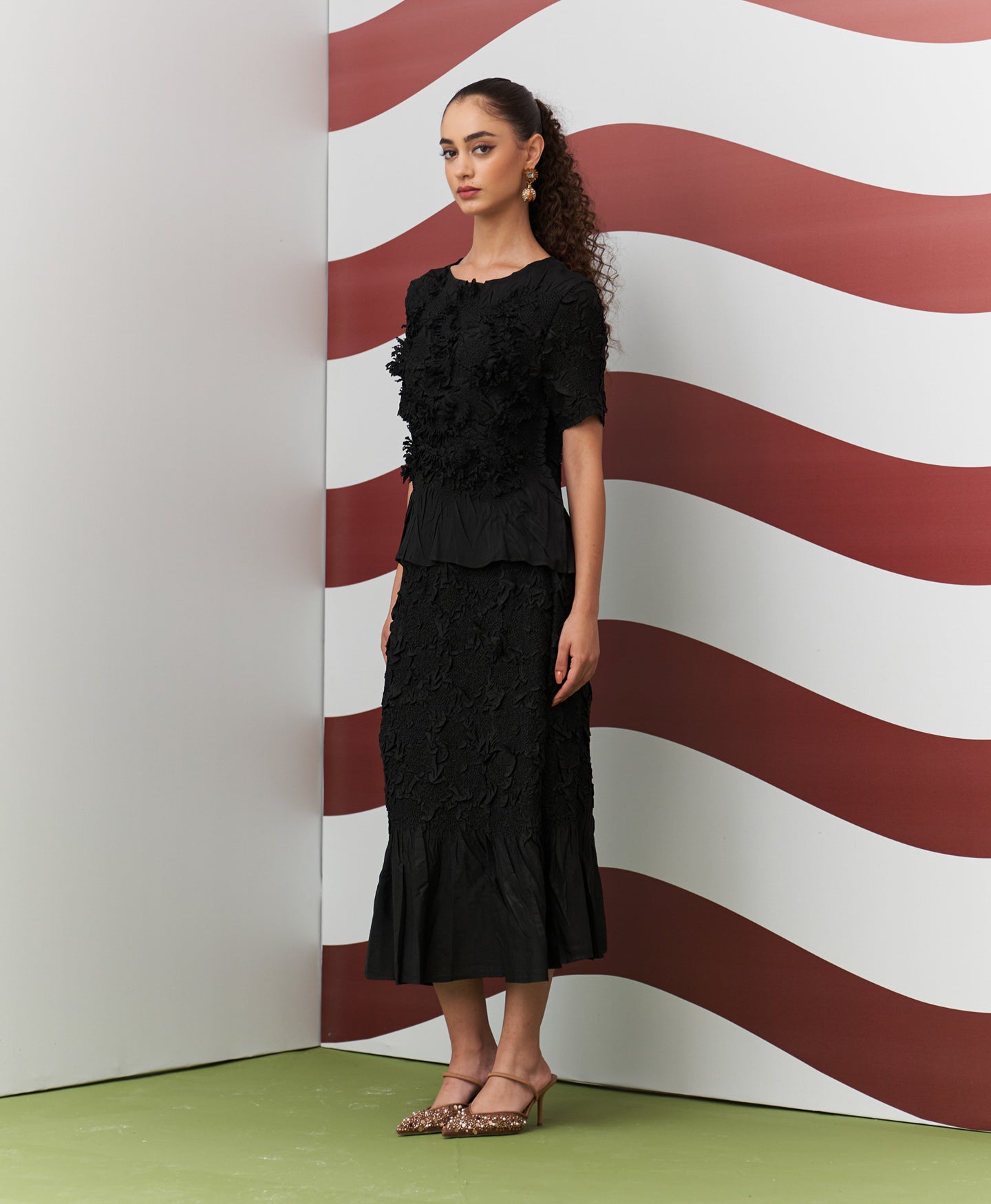 BLACK ASTER SKIRT SET