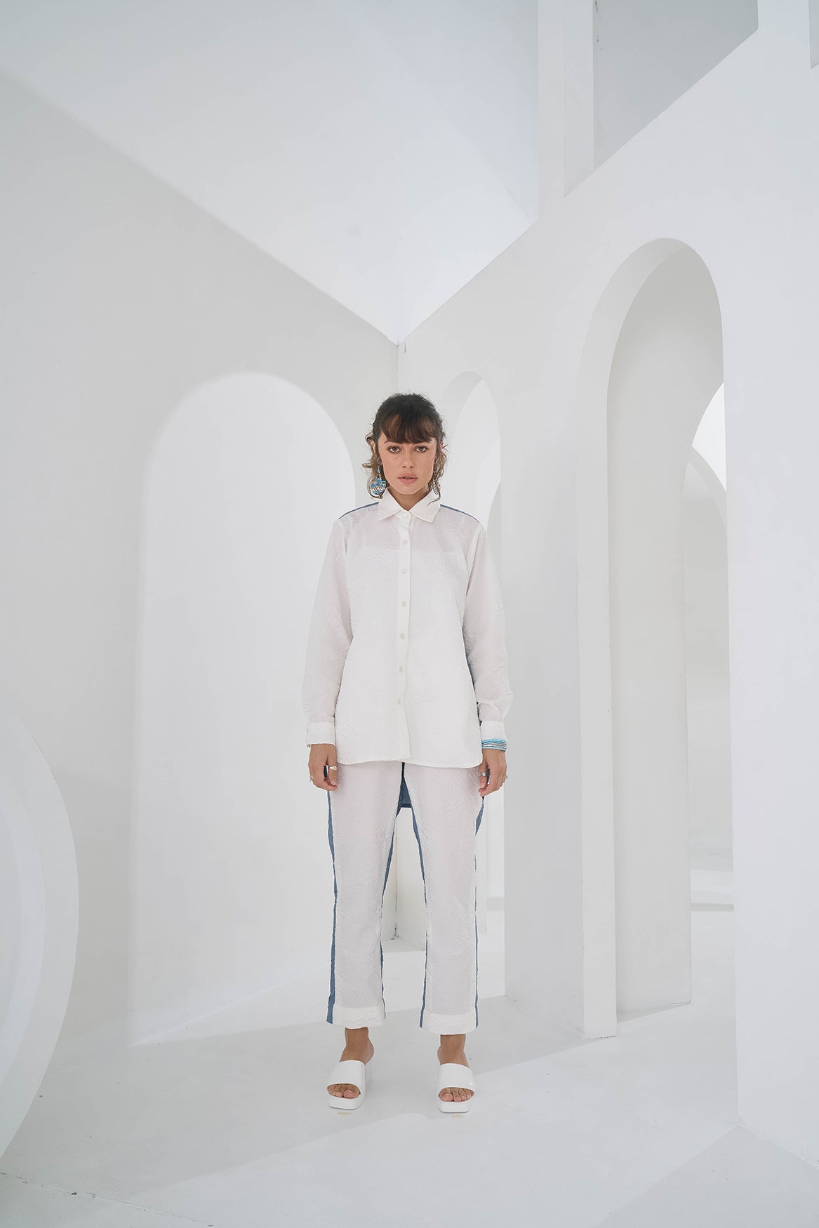 BLUE WHITE COLORBLOCK CRUSHED COORD SET