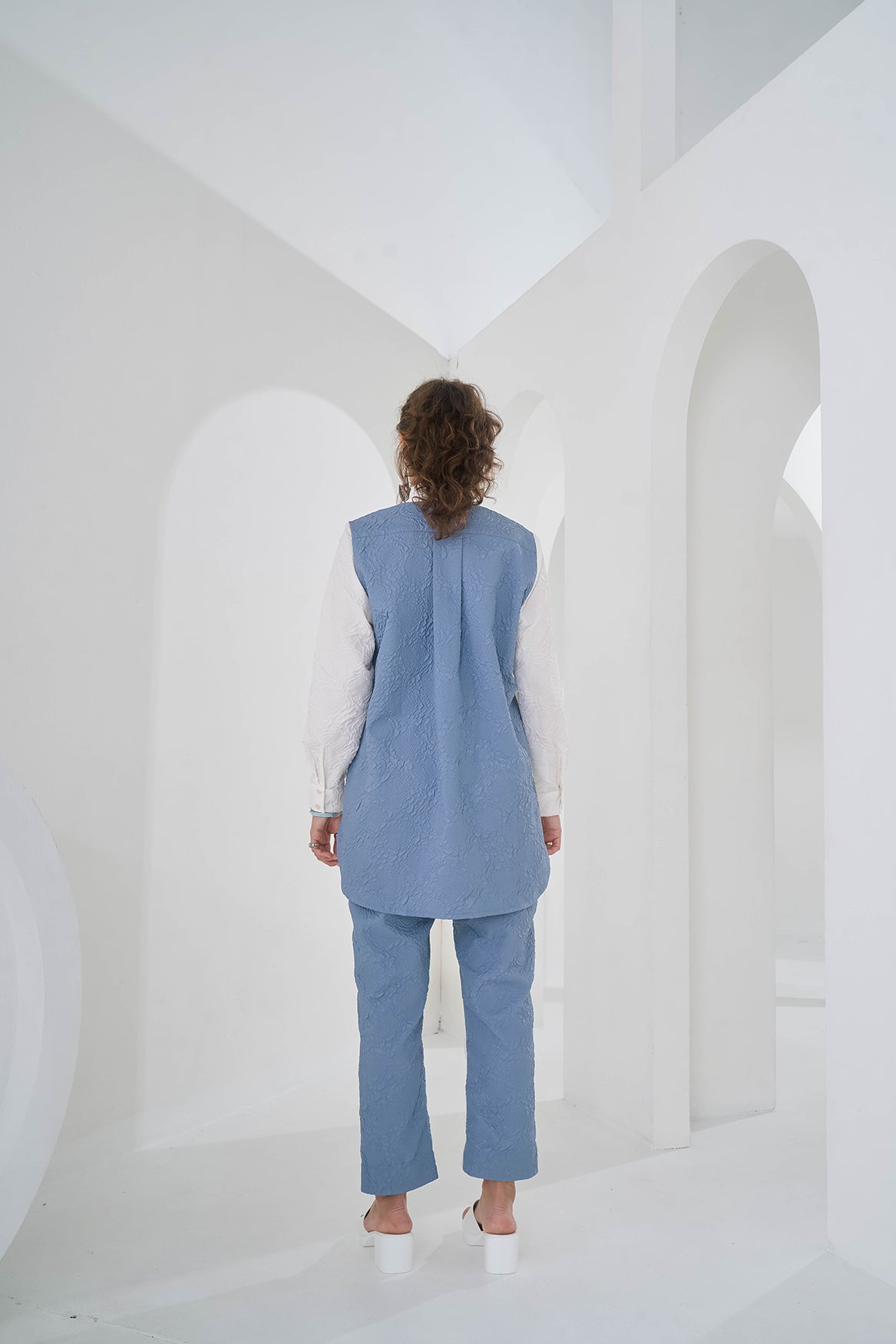 BLUE WHITE COLORBLOCK CRUSHED COORD SET