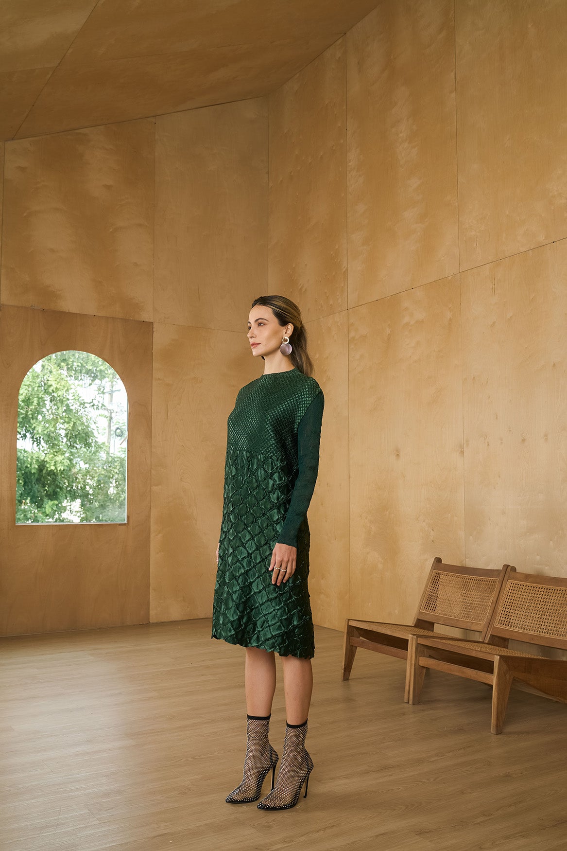 BOTTLE GREEN MERMAID TEXTURED DRESS