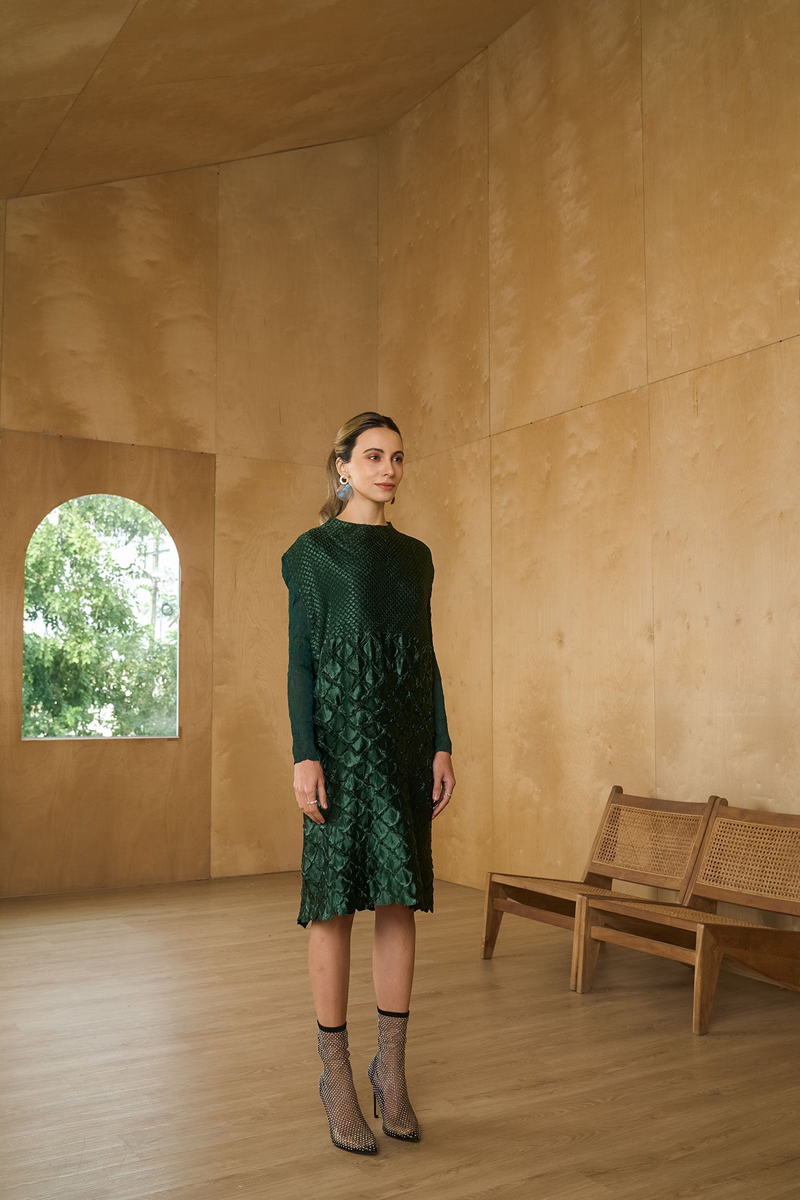 BOTTLE GREEN MERMAID TEXTURED DRESS