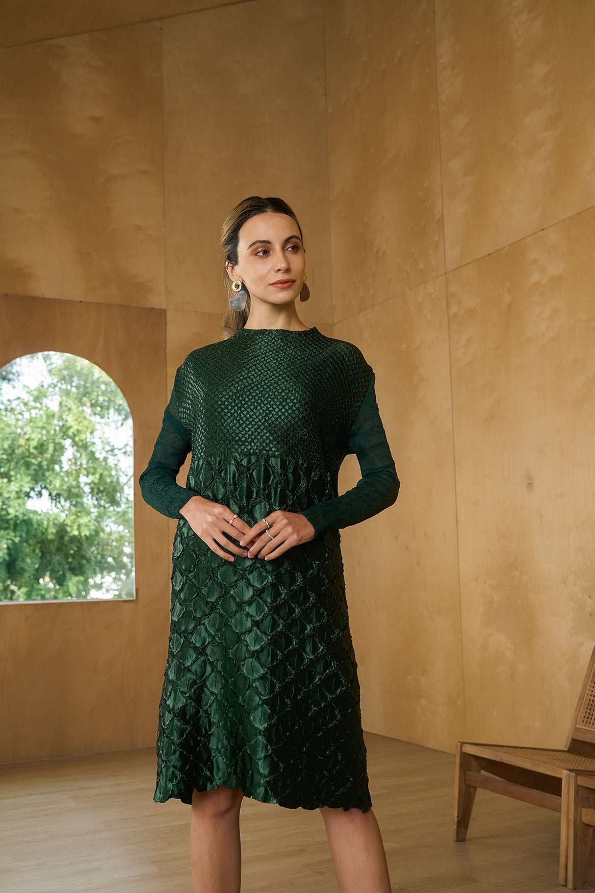 BOTTLE GREEN MERMAID TEXTURED DRESS