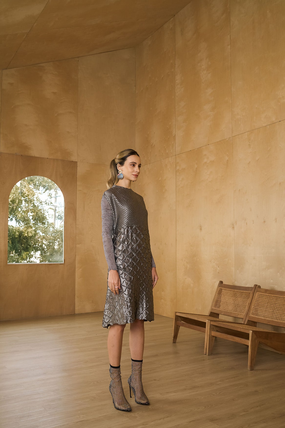 GREY MERMAID TEXTURED DRESS