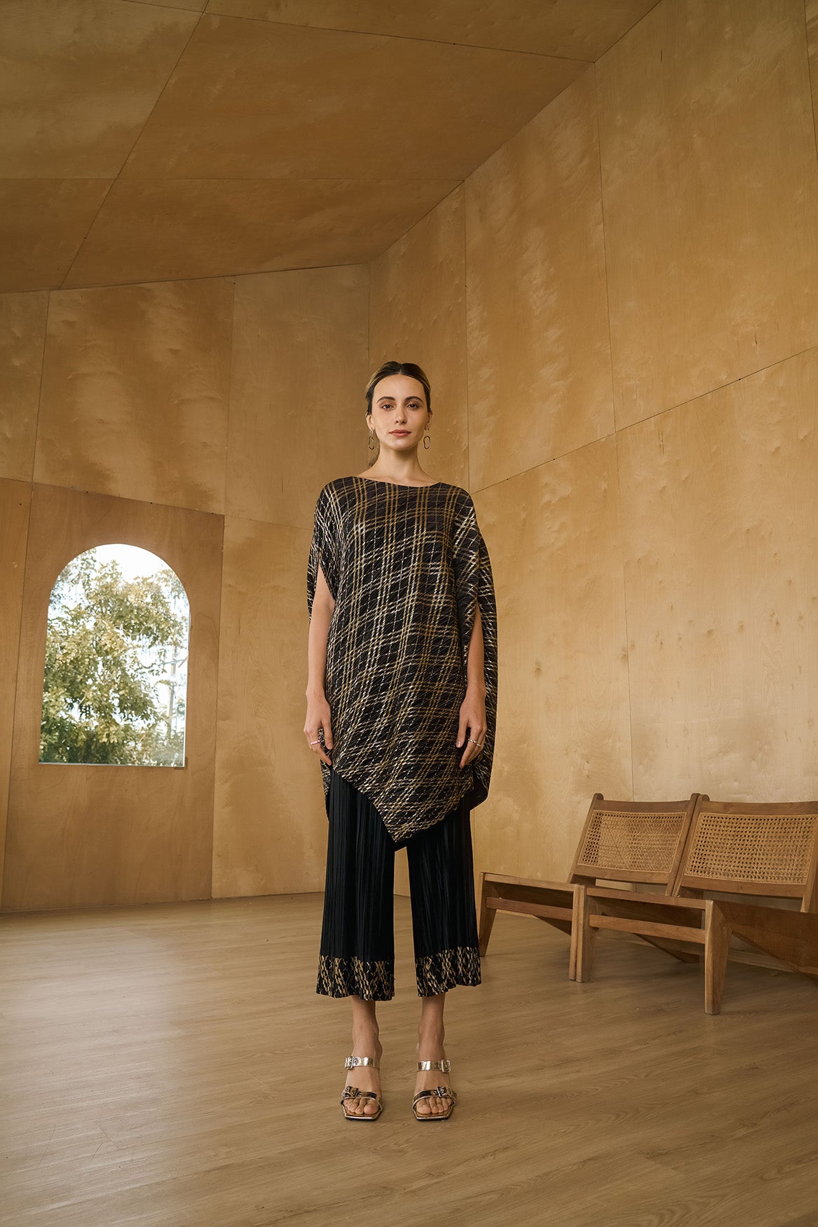 BLACK METALLIC KURTI DRAPE SET