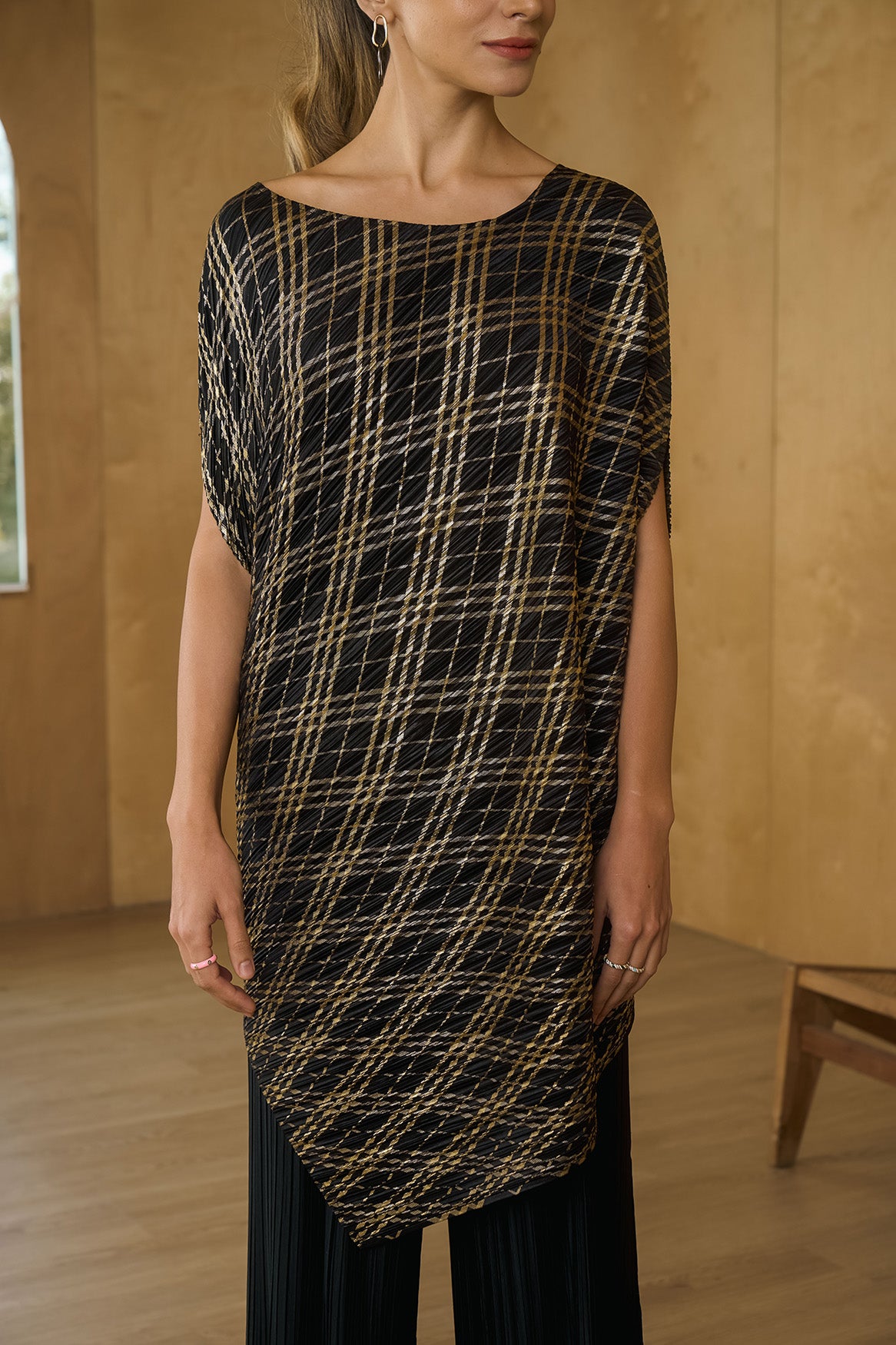 BLACK METALLIC KURTI DRAPE SET