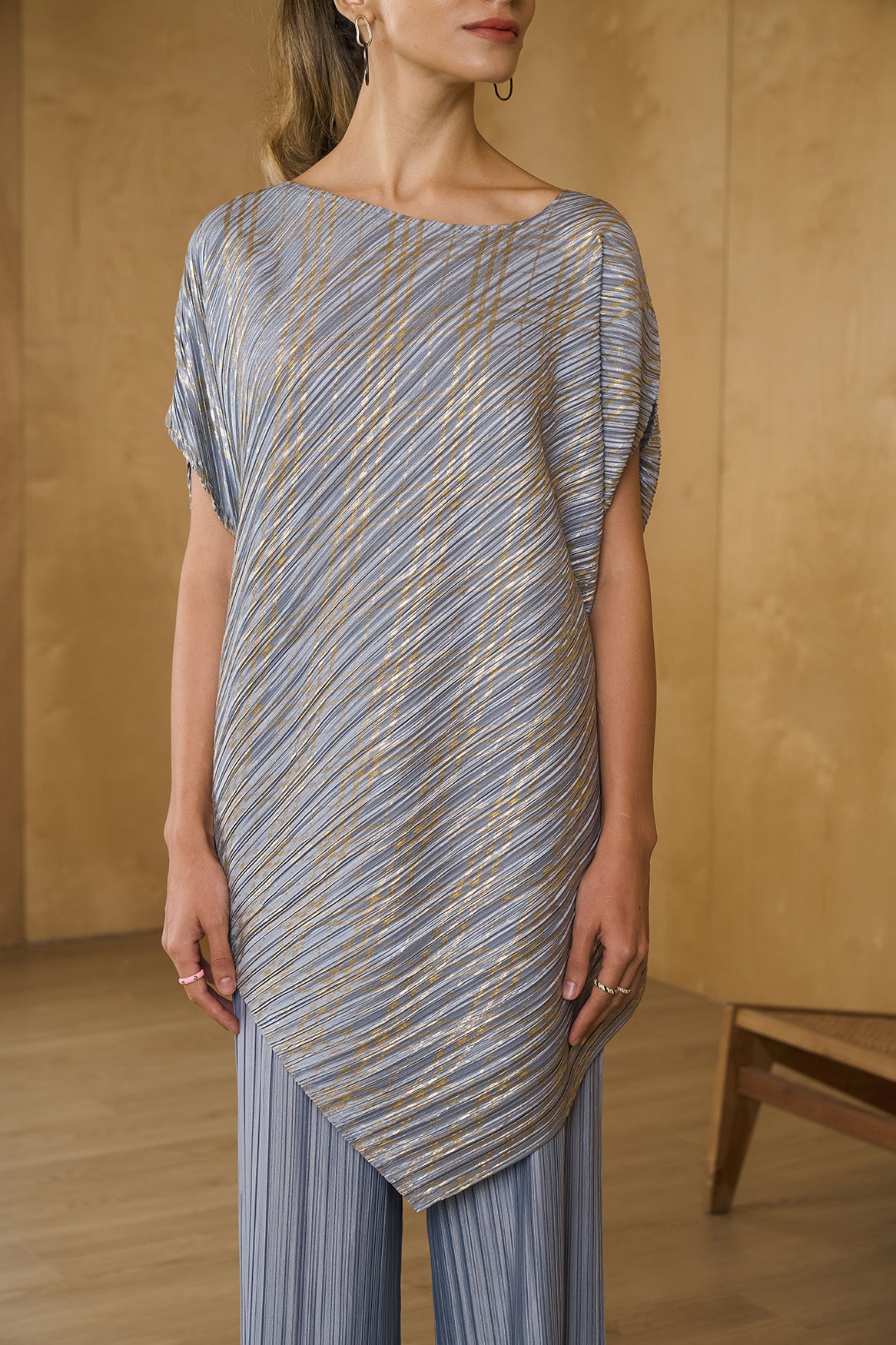 GREY METALLIC KURTI DRAPE SET