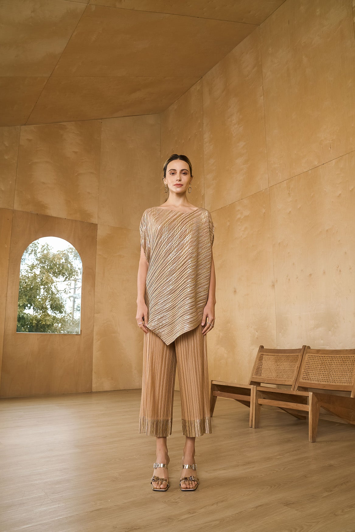 GOLD METALLIC KURTI DRAPE SET