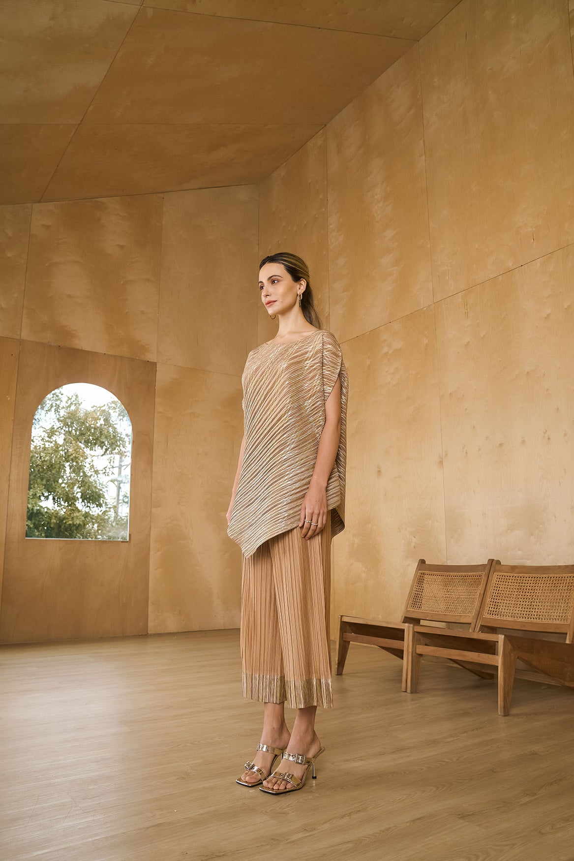 GOLD METALLIC KURTI DRAPE SET