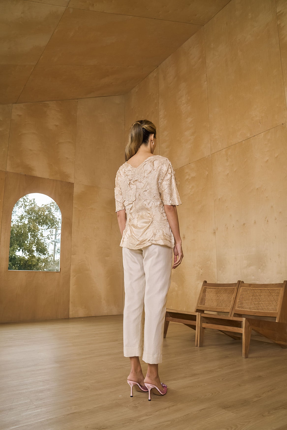 IVORY EDDAA CRINKLE TOP