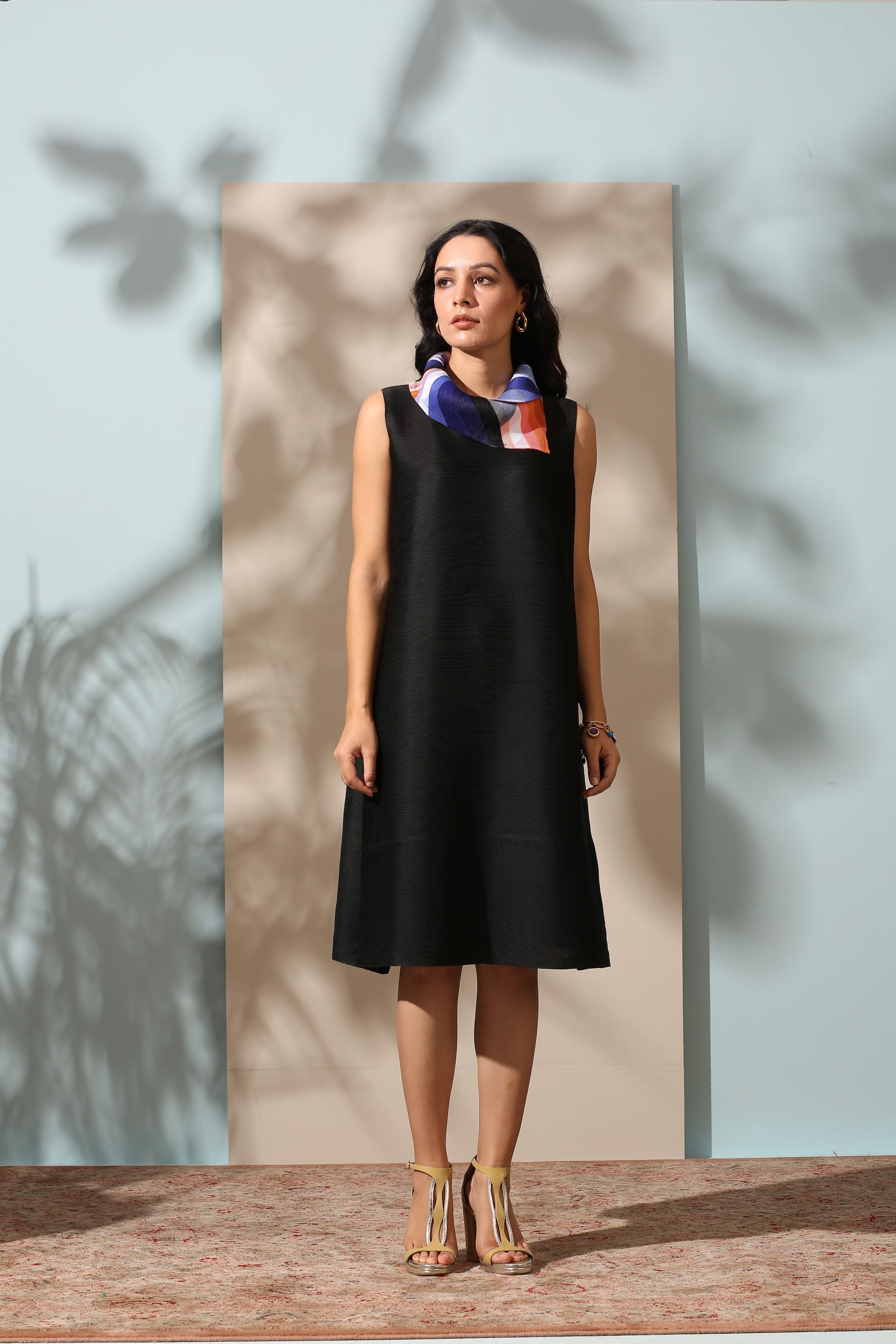 BLACK PRINTED SCARF NECK DRESS