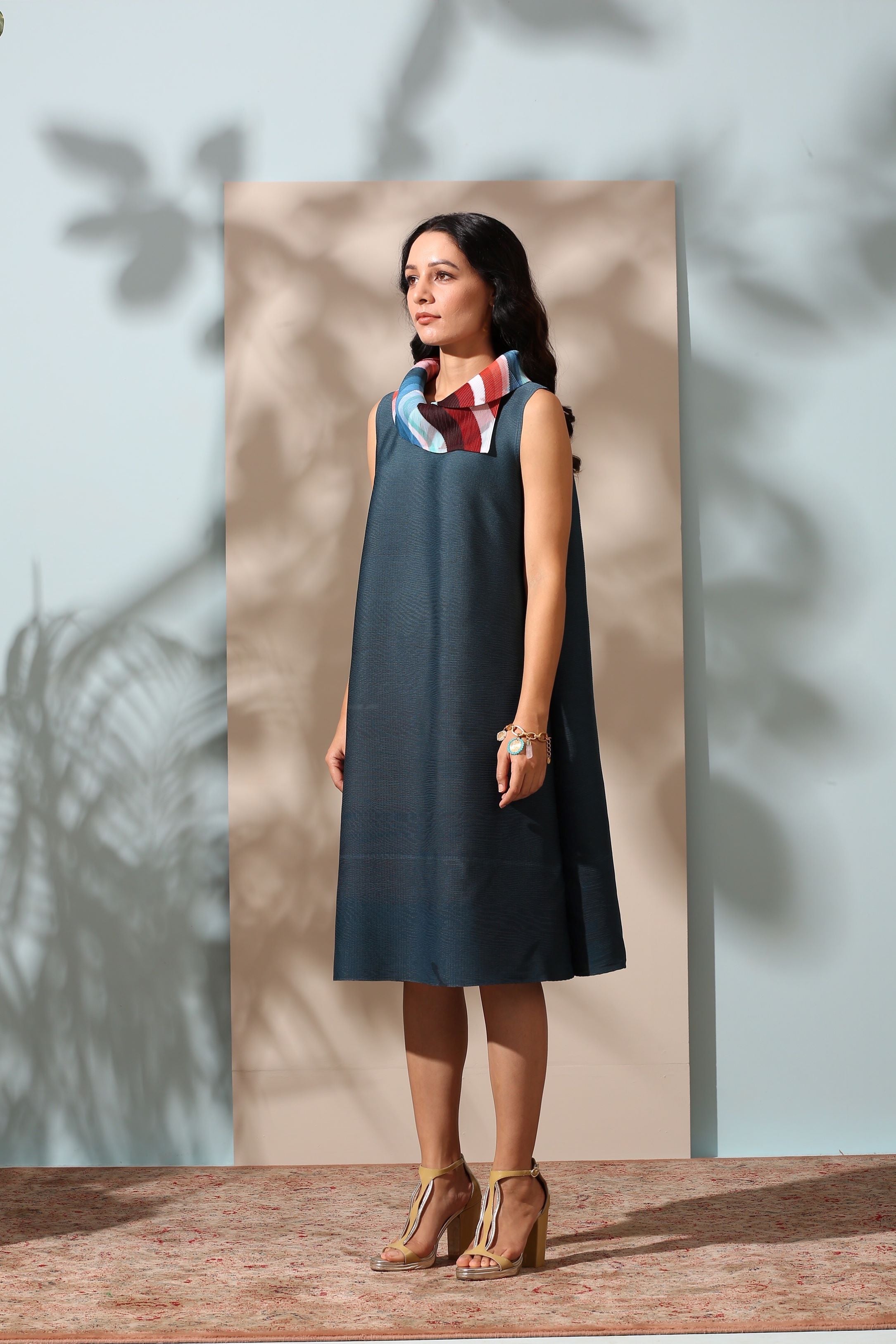 GREEN PRINTED SCARF NECK DRESS