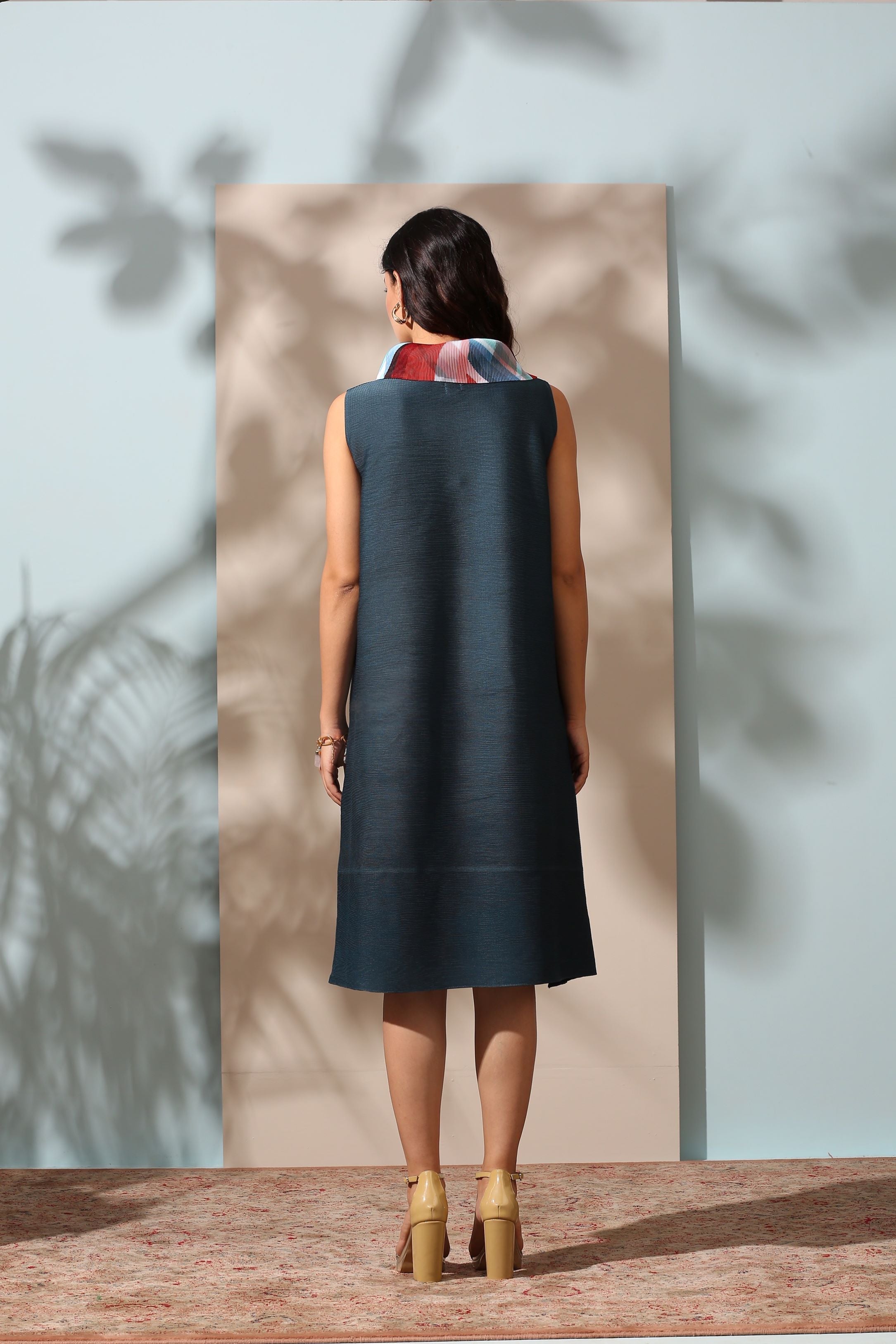 GREEN PRINTED SCARF NECK DRESS