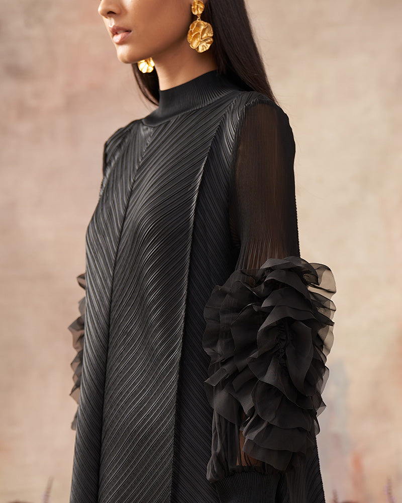 BLACK FLOWER SLEEVES PLEAT DRESS