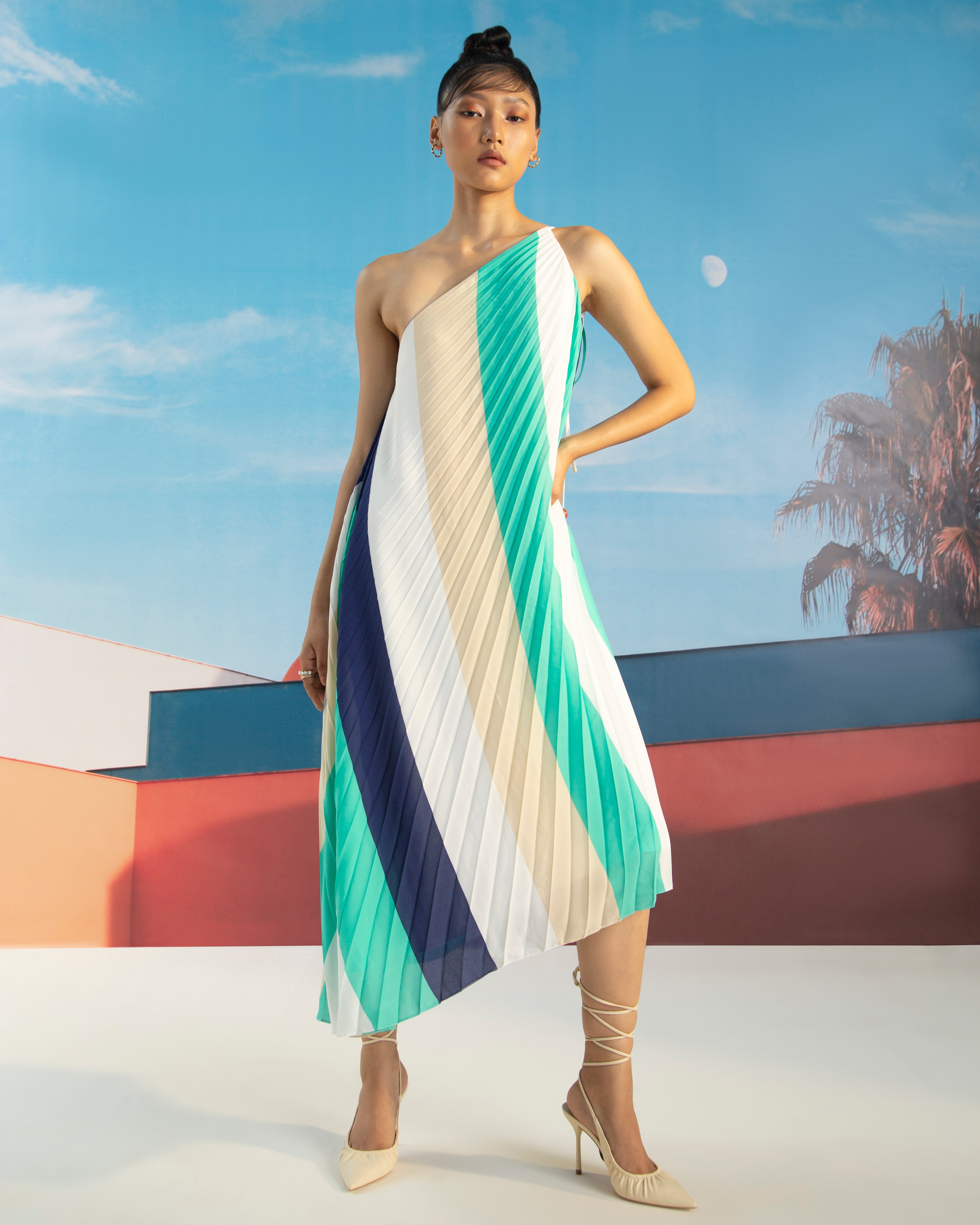 STRIPE PRINT PLEATS DRESS