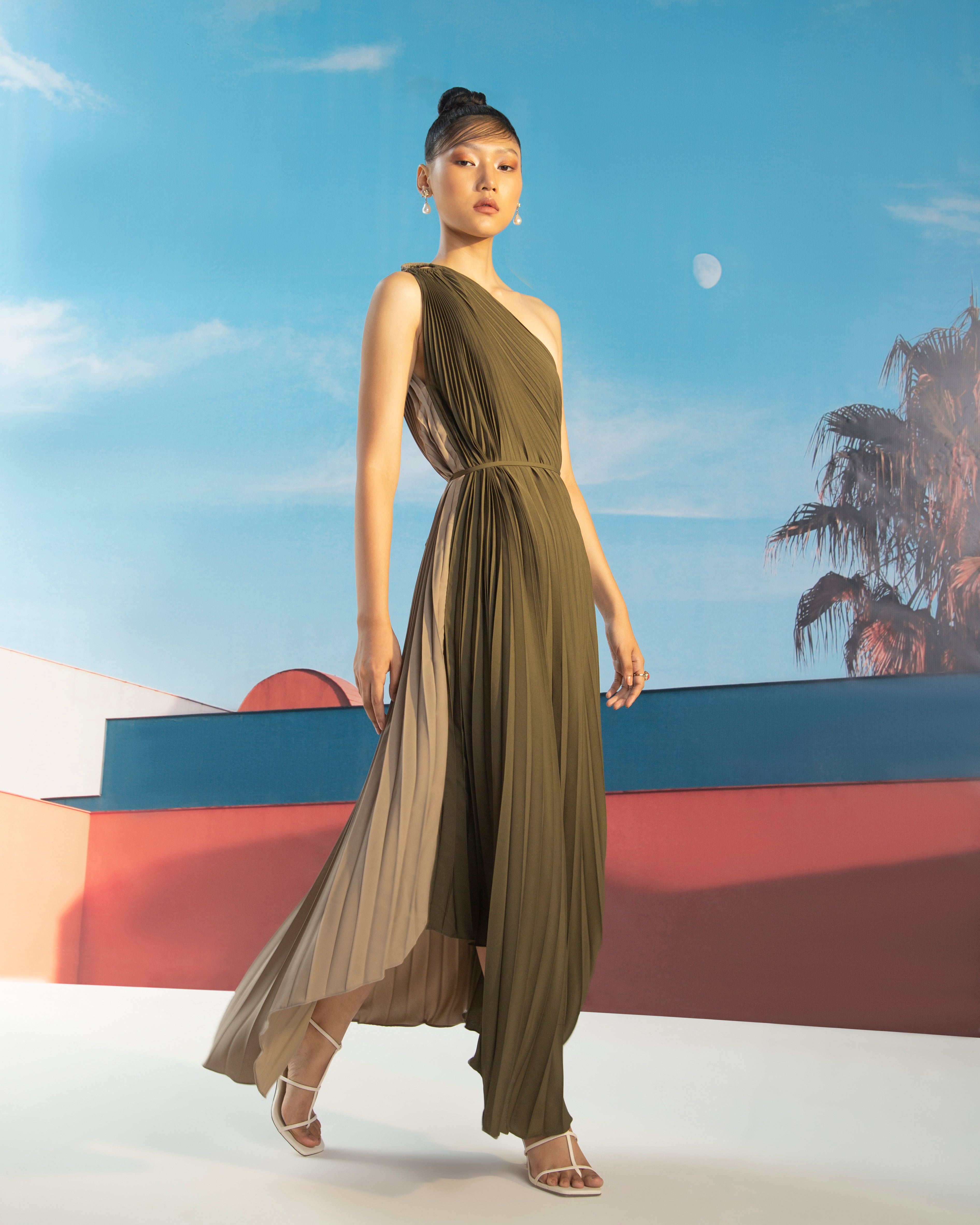 GREEN BEIGE RING PLEATED DRESS