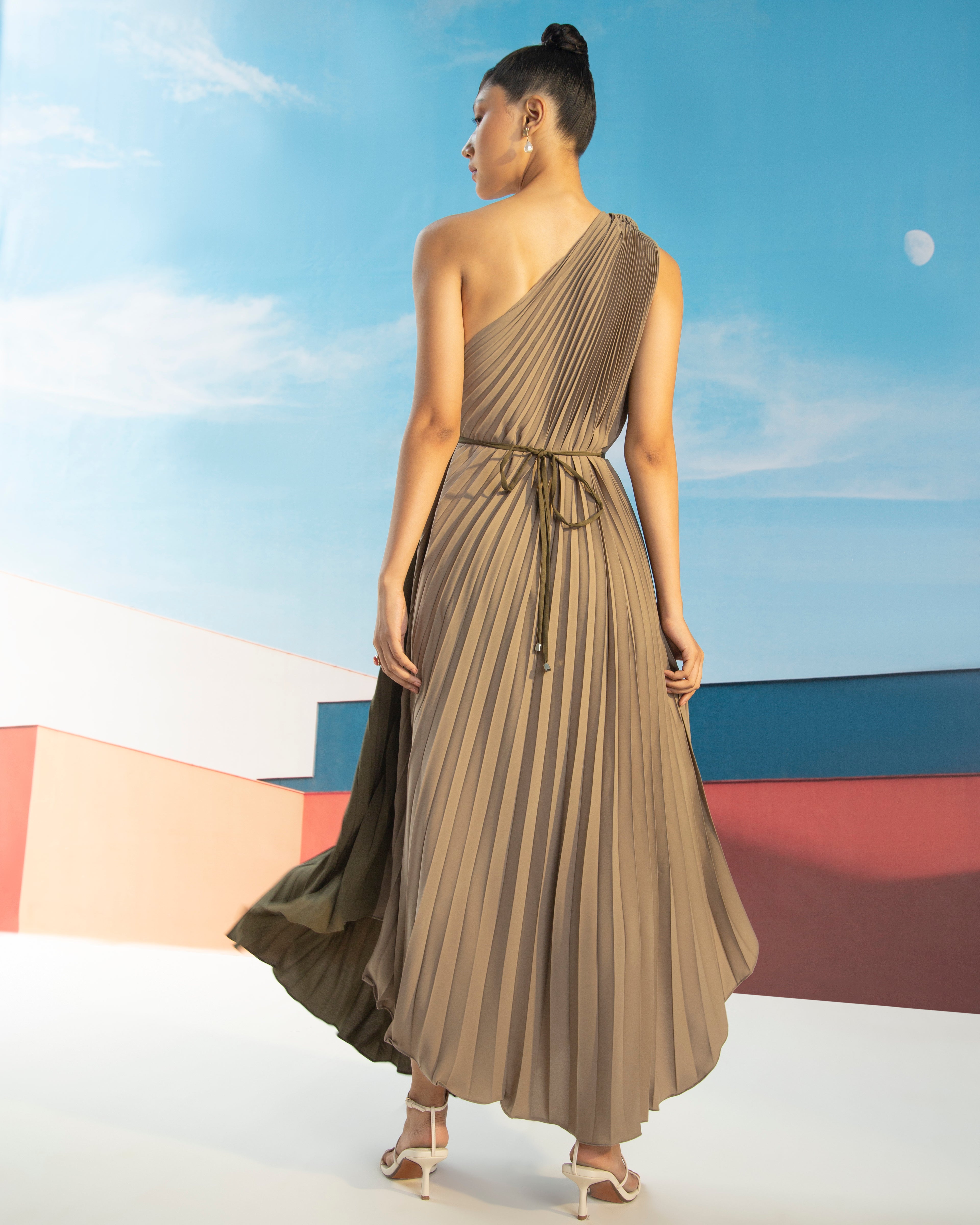 GREEN BEIGE RING PLEATED DRESS