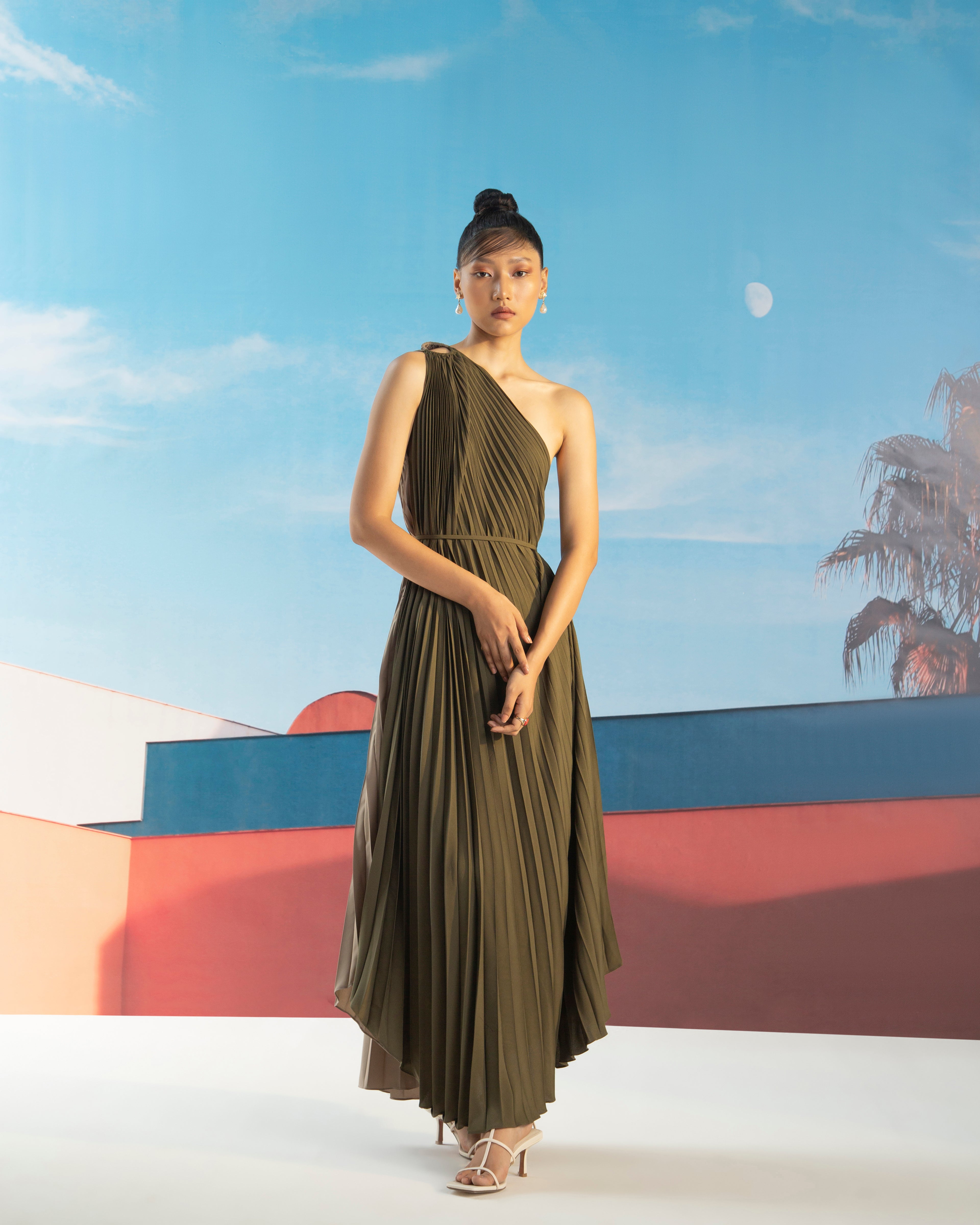 GREEN BEIGE RING PLEATED DRESS