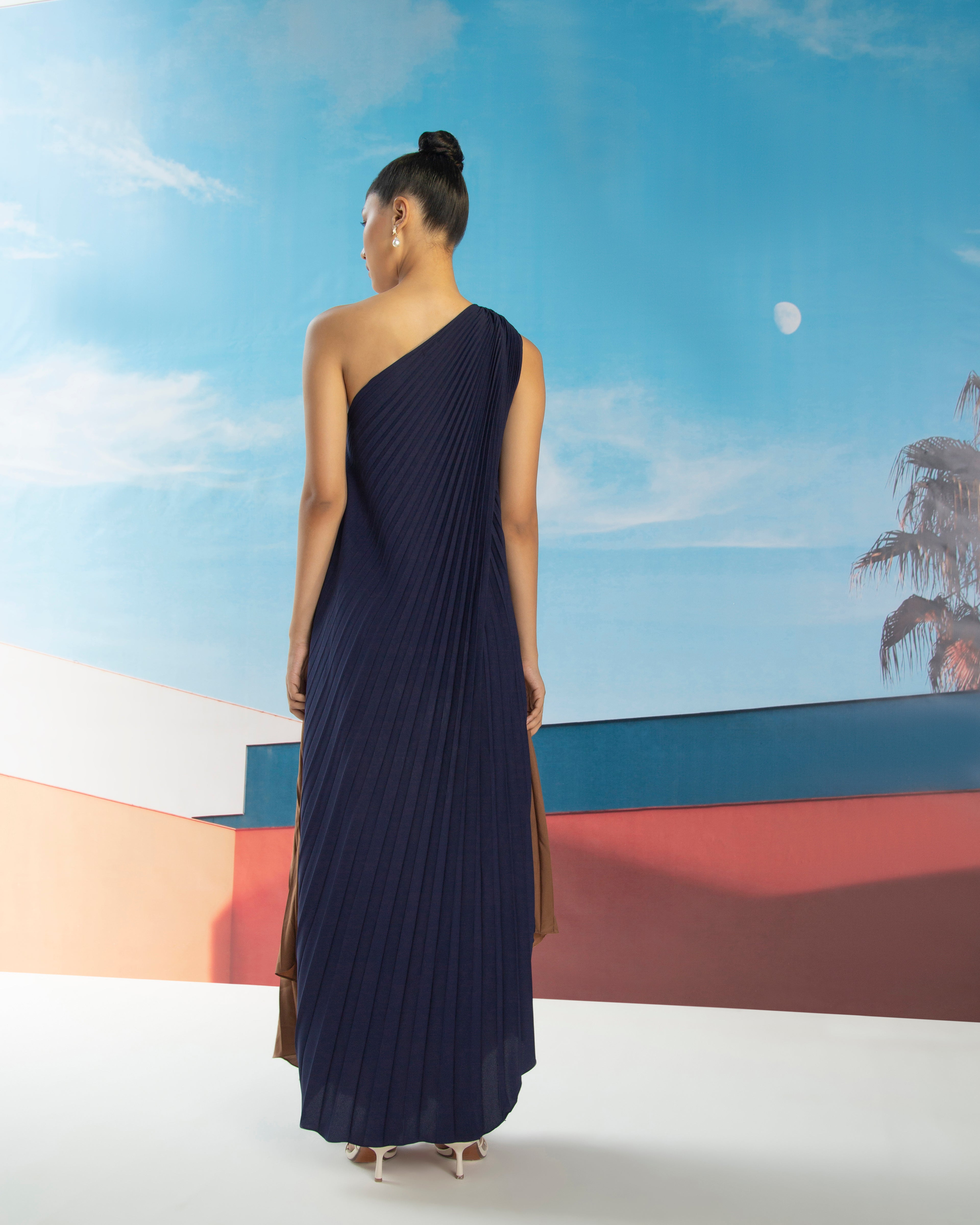 BLUE BROWN RING PLEATED DRESS