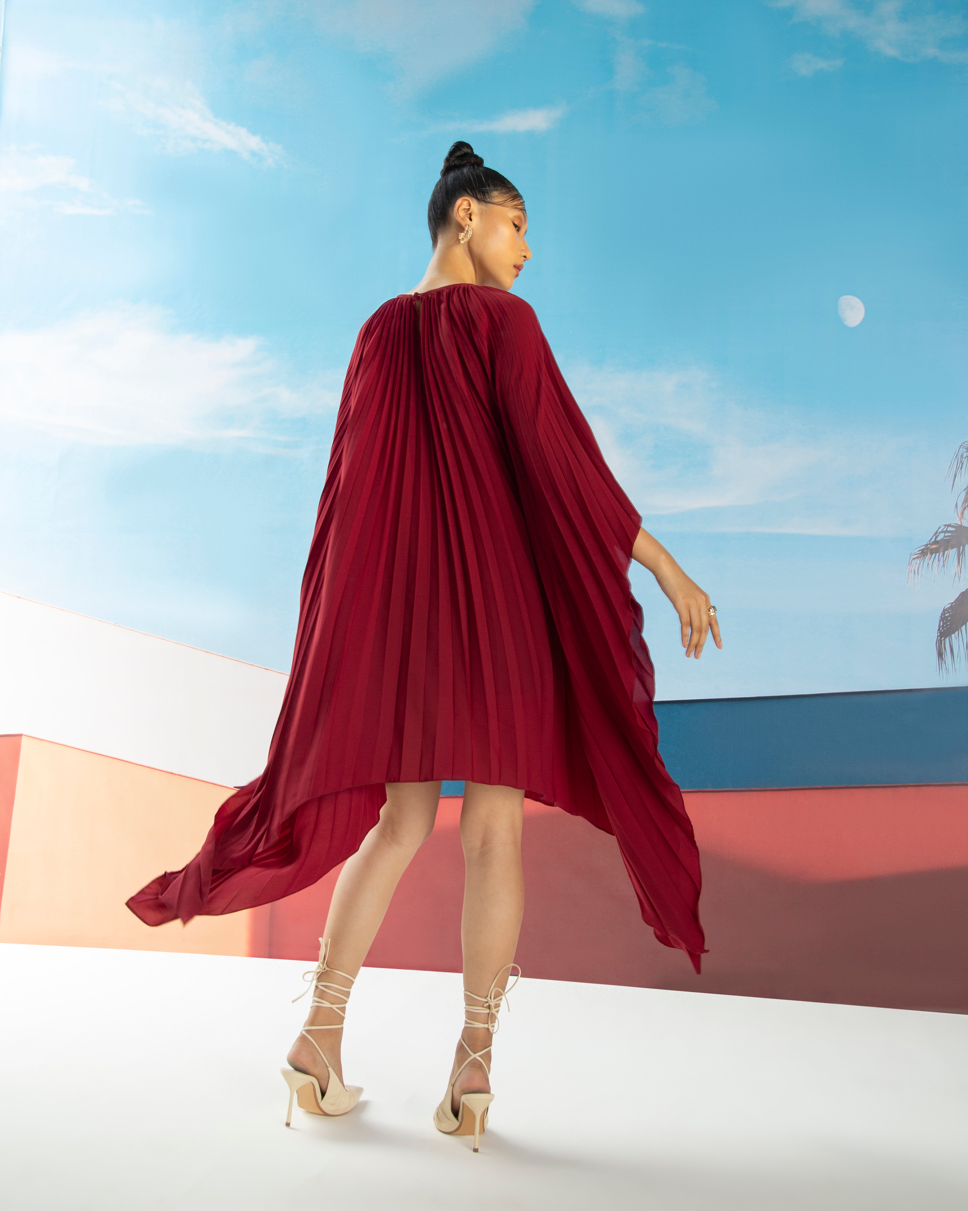 MAROON PLEATED CAPE