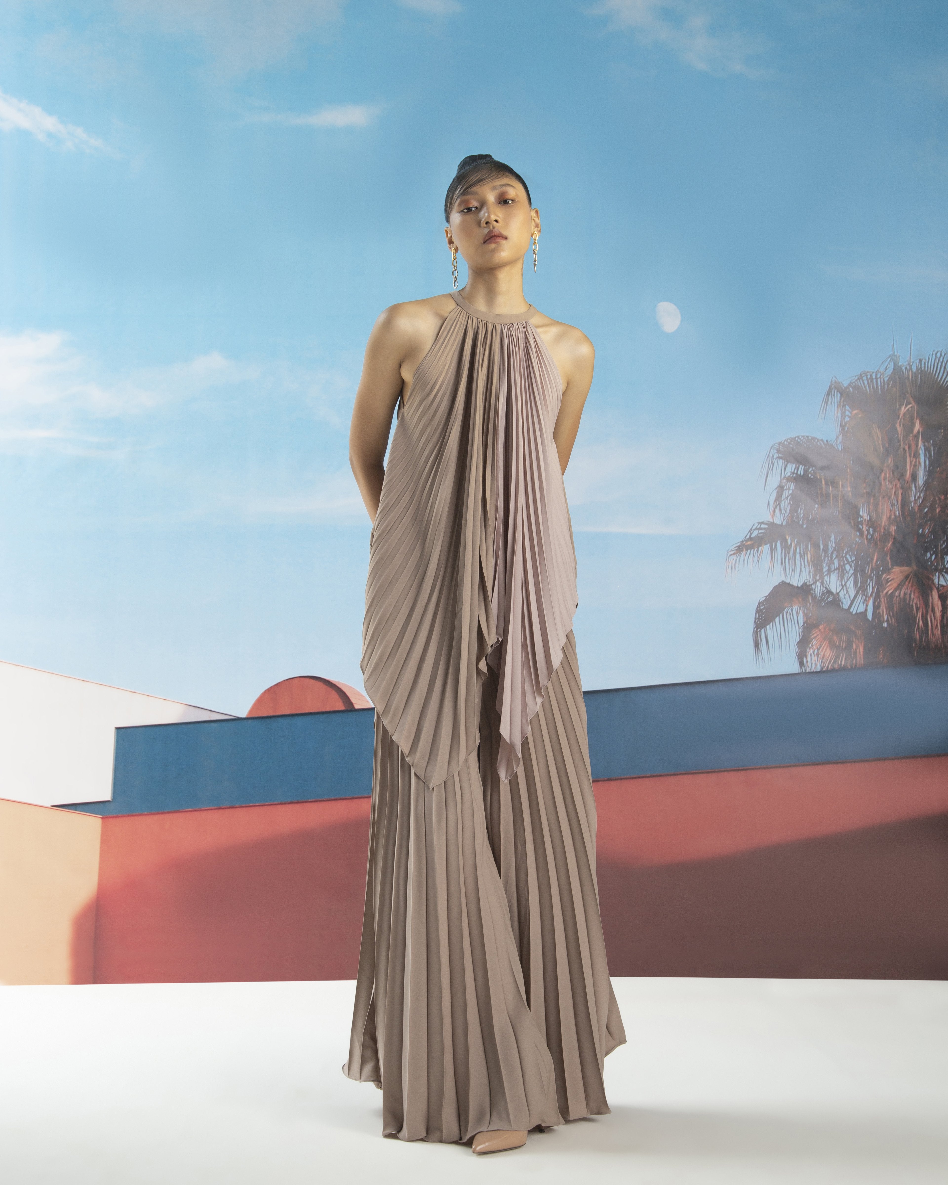 BEIGE FLAIR PLEATED PANT