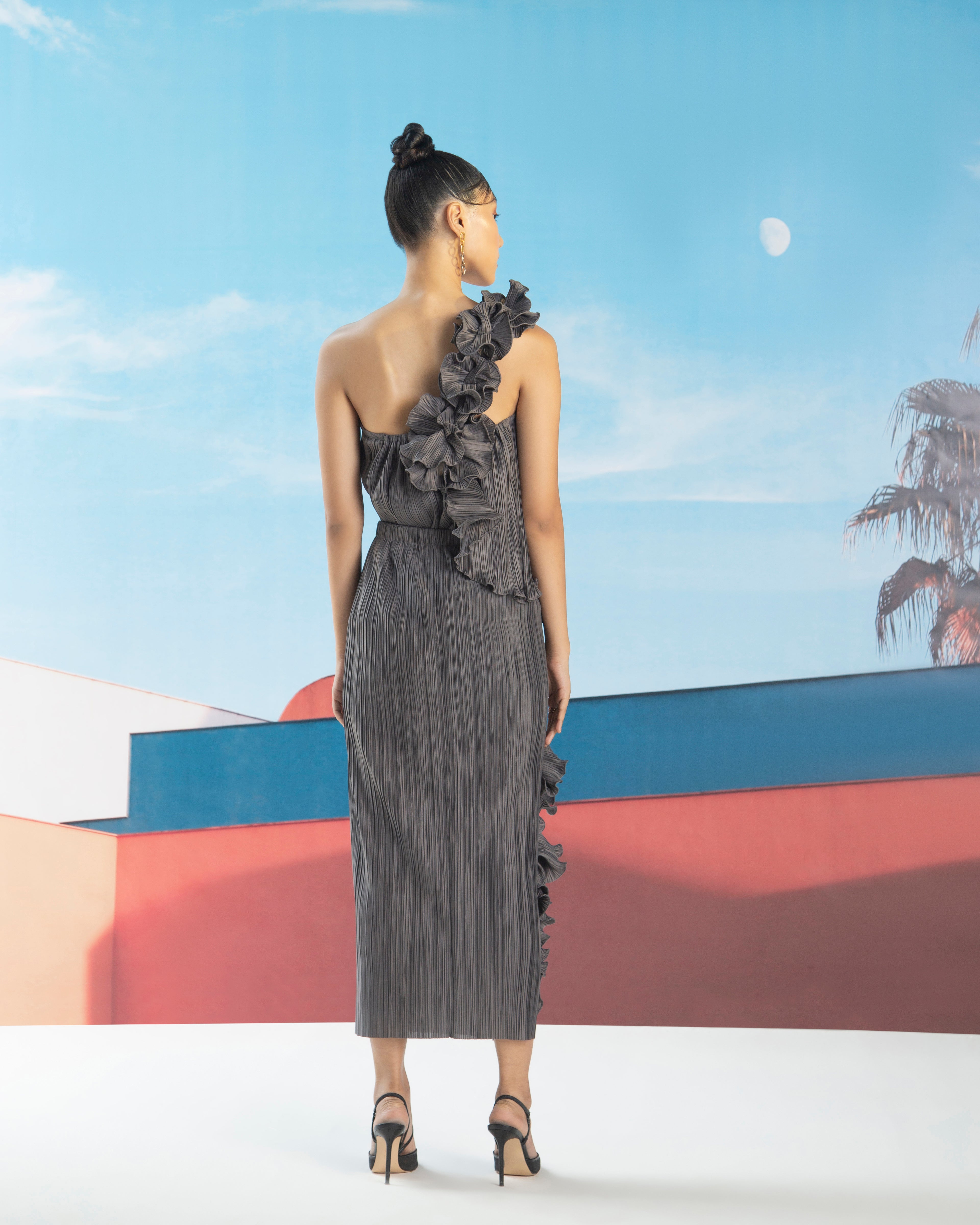 GREY FLOWER PLEATED SKIRT