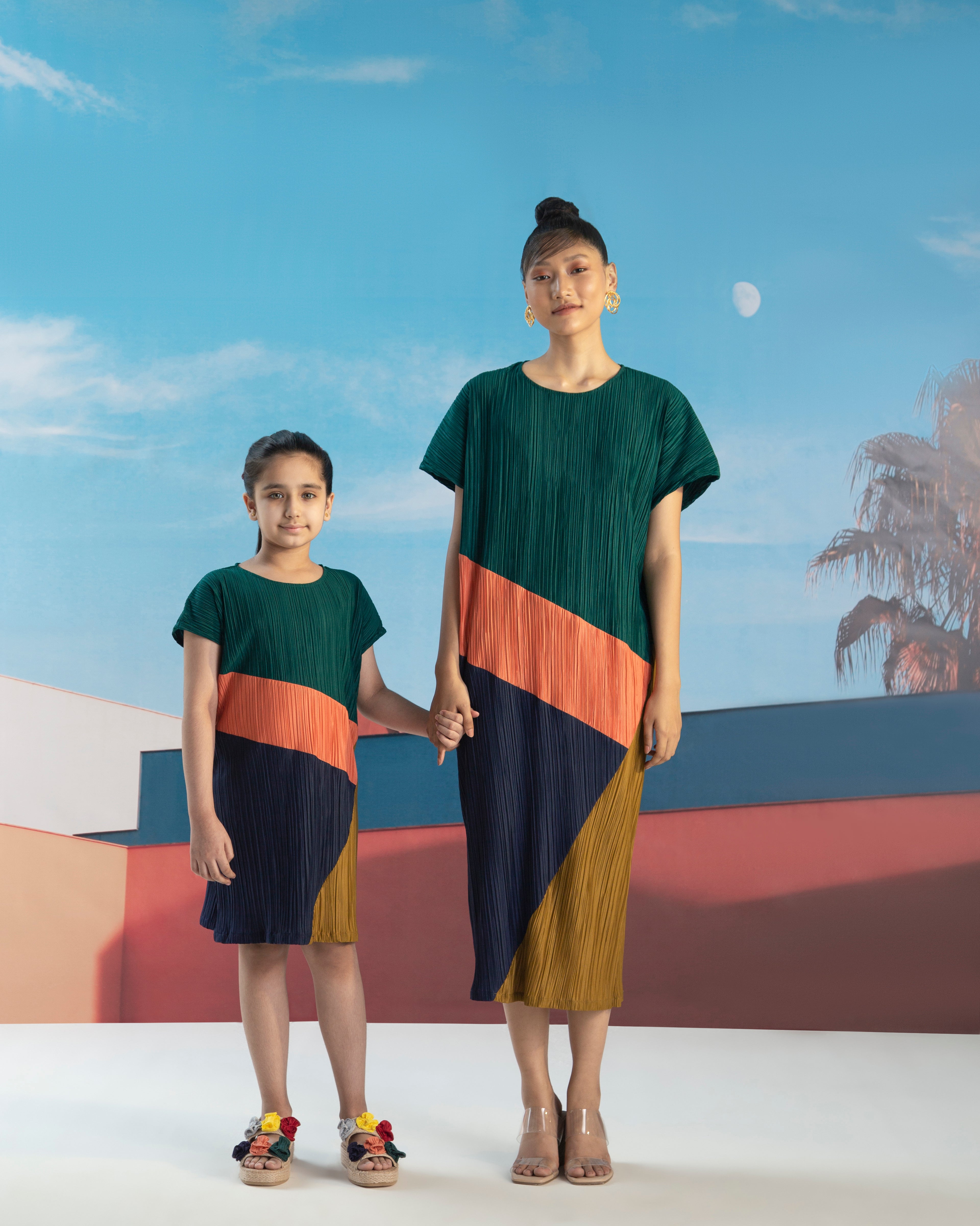 GREEN COLOR BLOCK ADULT DRESS