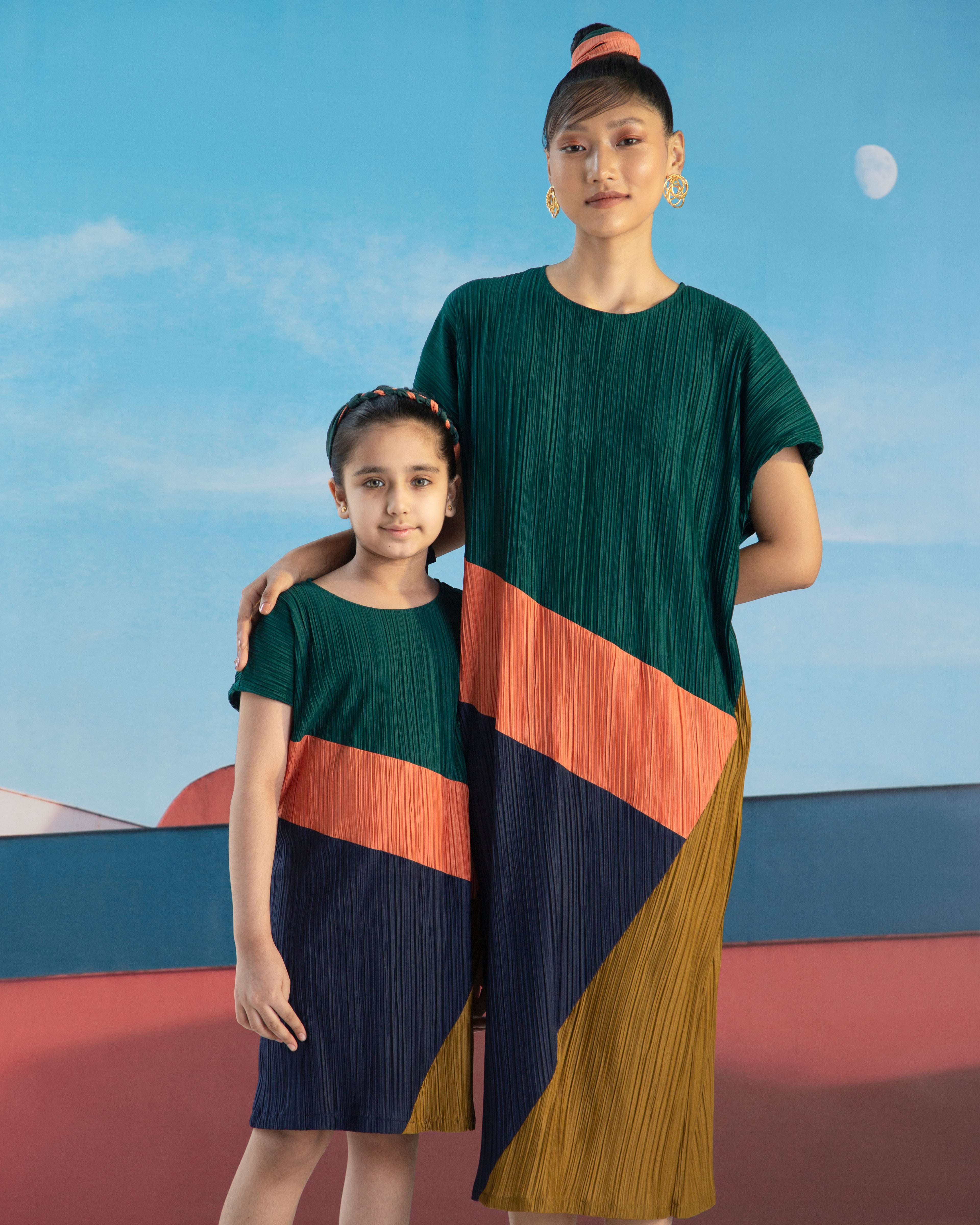 GREEN COLOR BLOCK ADULT DRESS