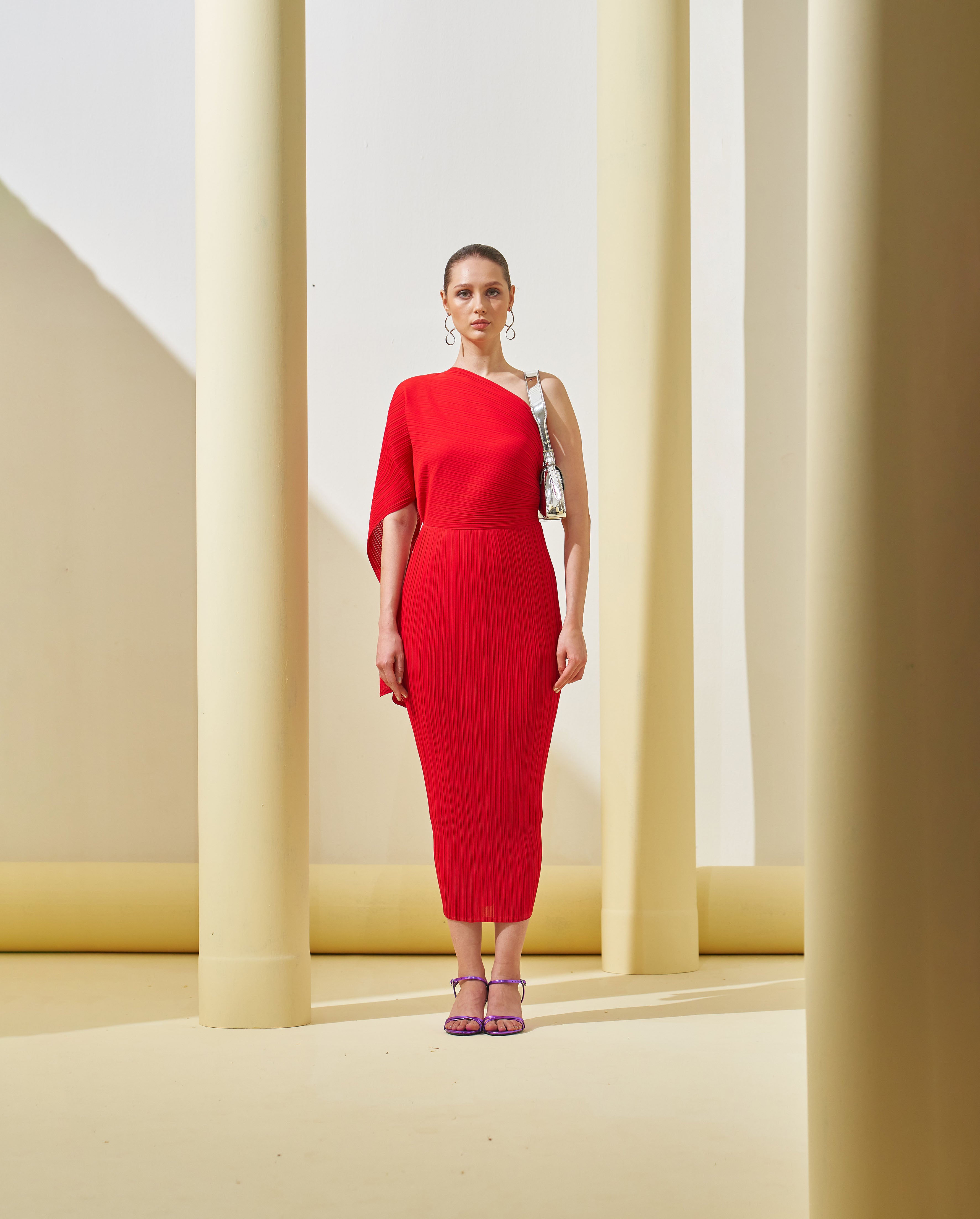 RED ONE SHOULDER DRAPE DRESS