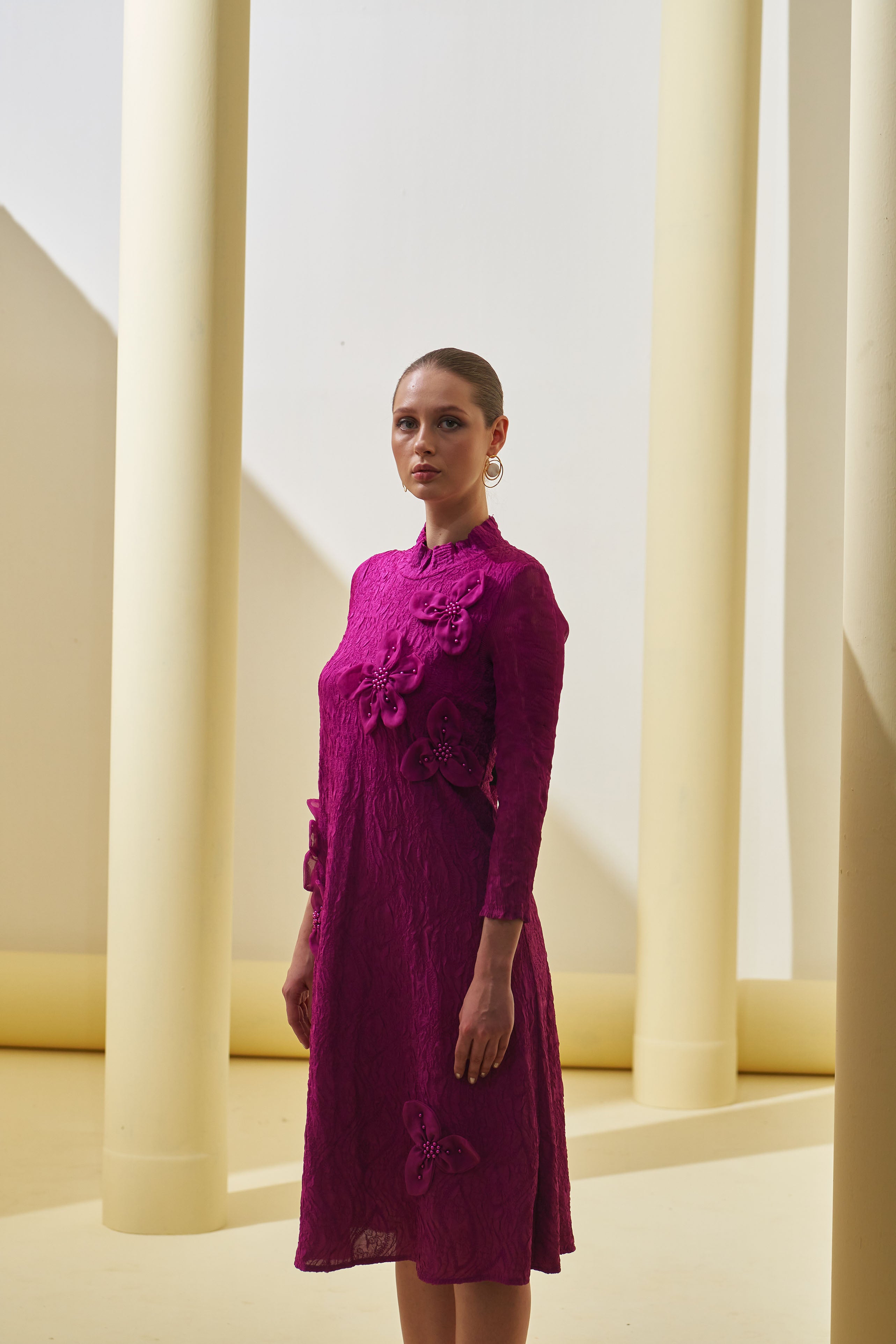 FUSICA CRUSHED SLEEVES 3D FLOWER DRESS