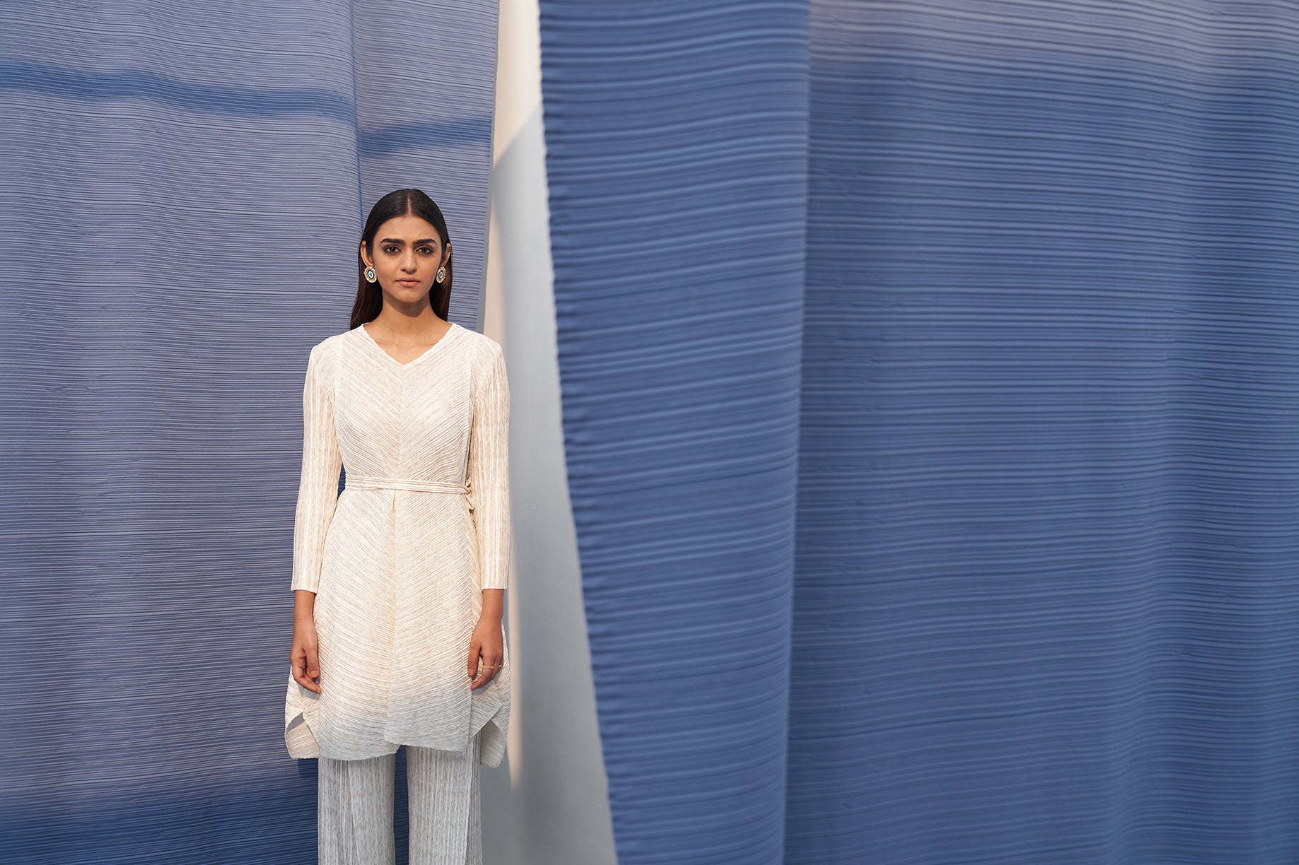 WHITE METALLIC LONG V NECK COORD SET