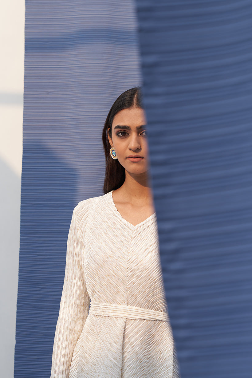 WHITE METALLIC V NECK COORD SET