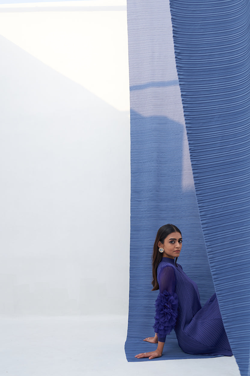 BLUE FLOWER SLEEVES PLEAT DRESS